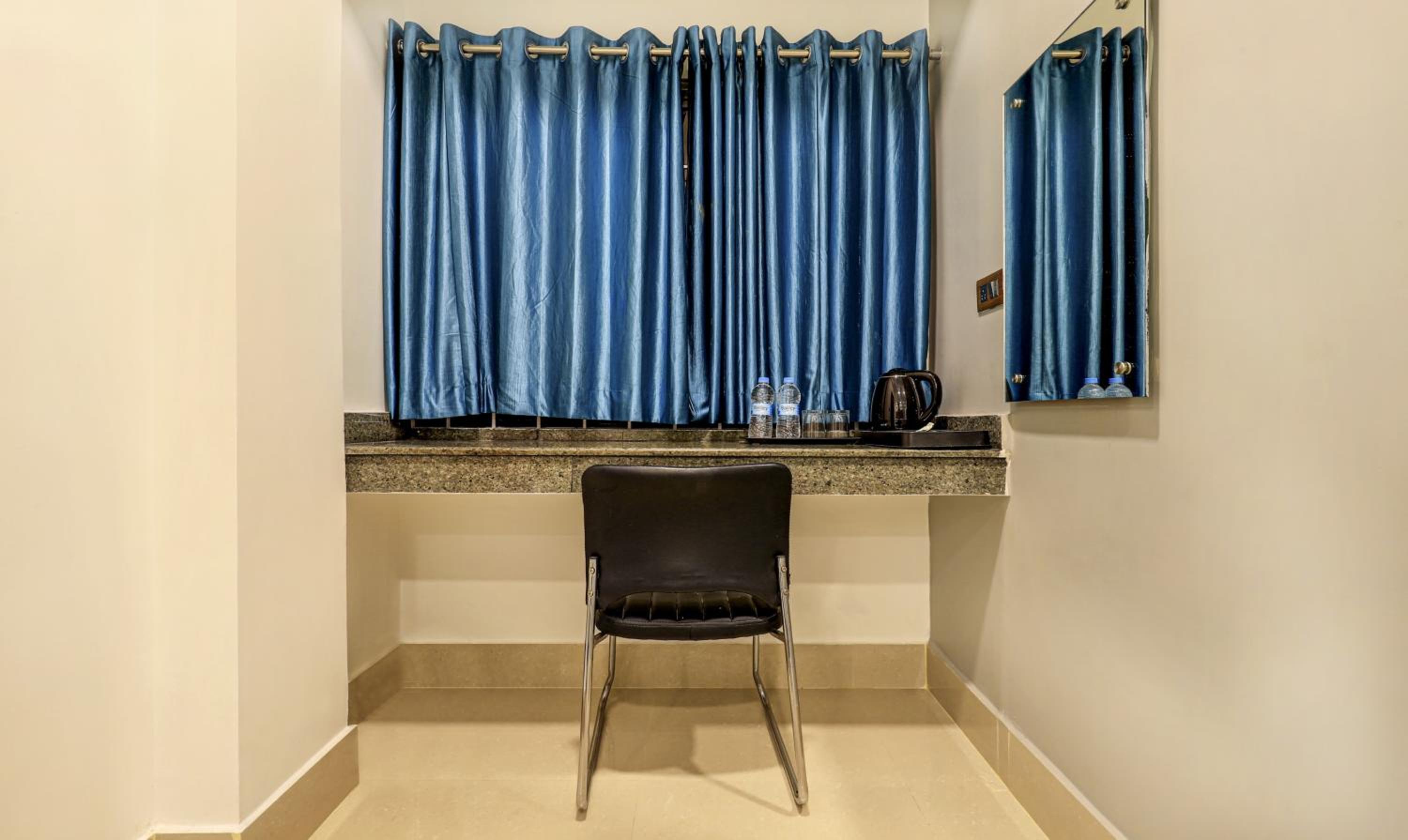 Deluxe Double or Twin Room - Photo 6