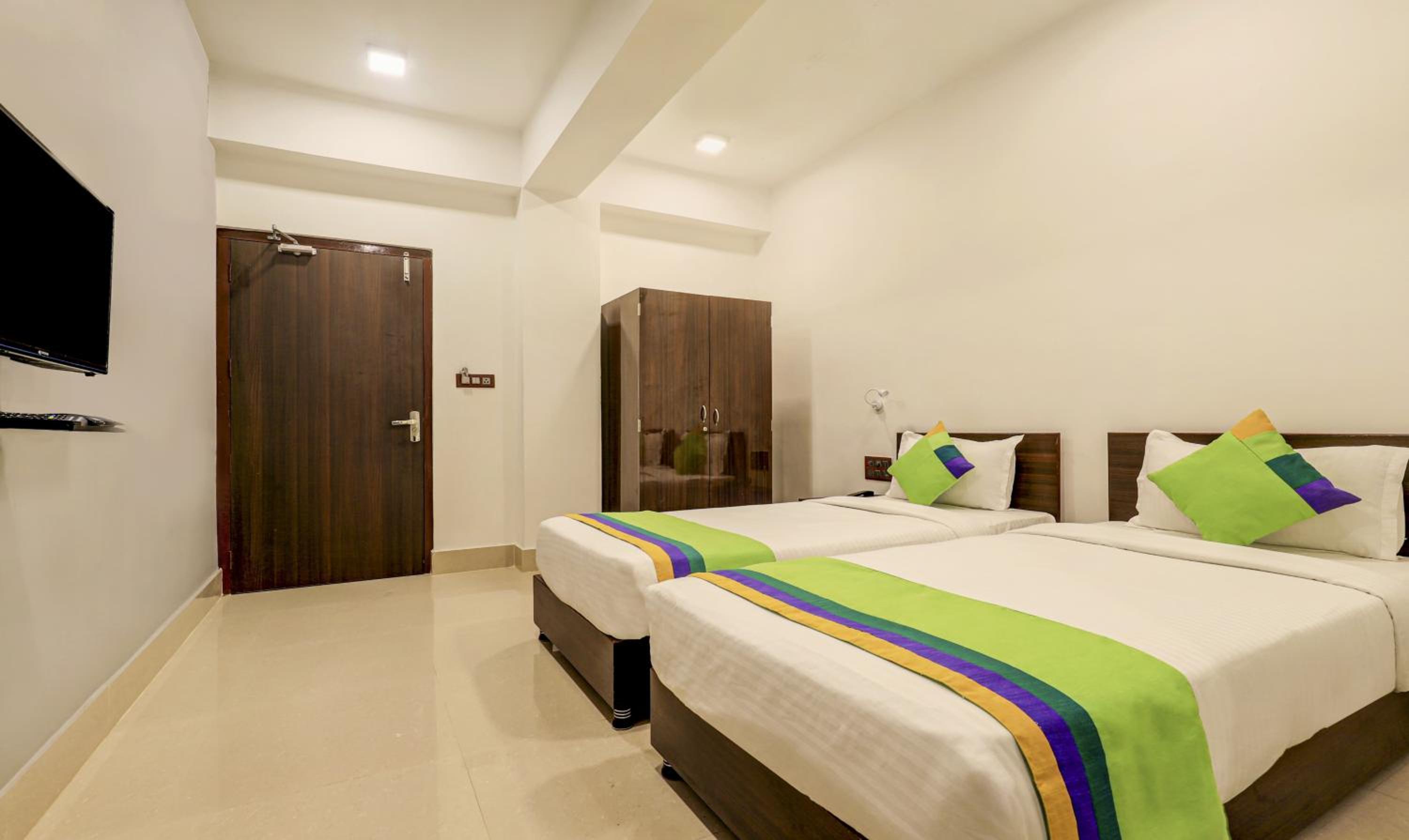 Deluxe Double or Twin Room - Photo 2
