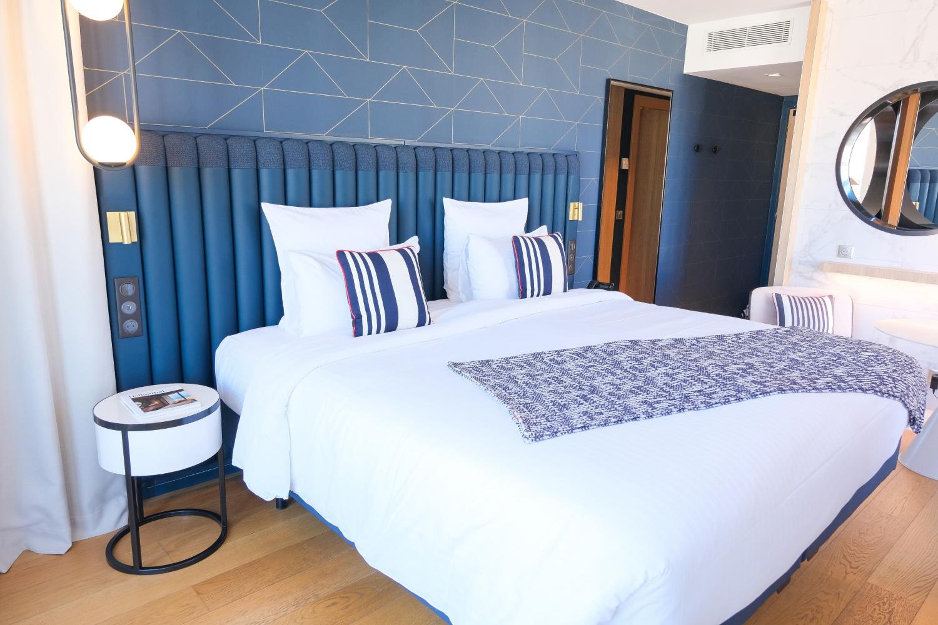 Deluxe Junior Suite