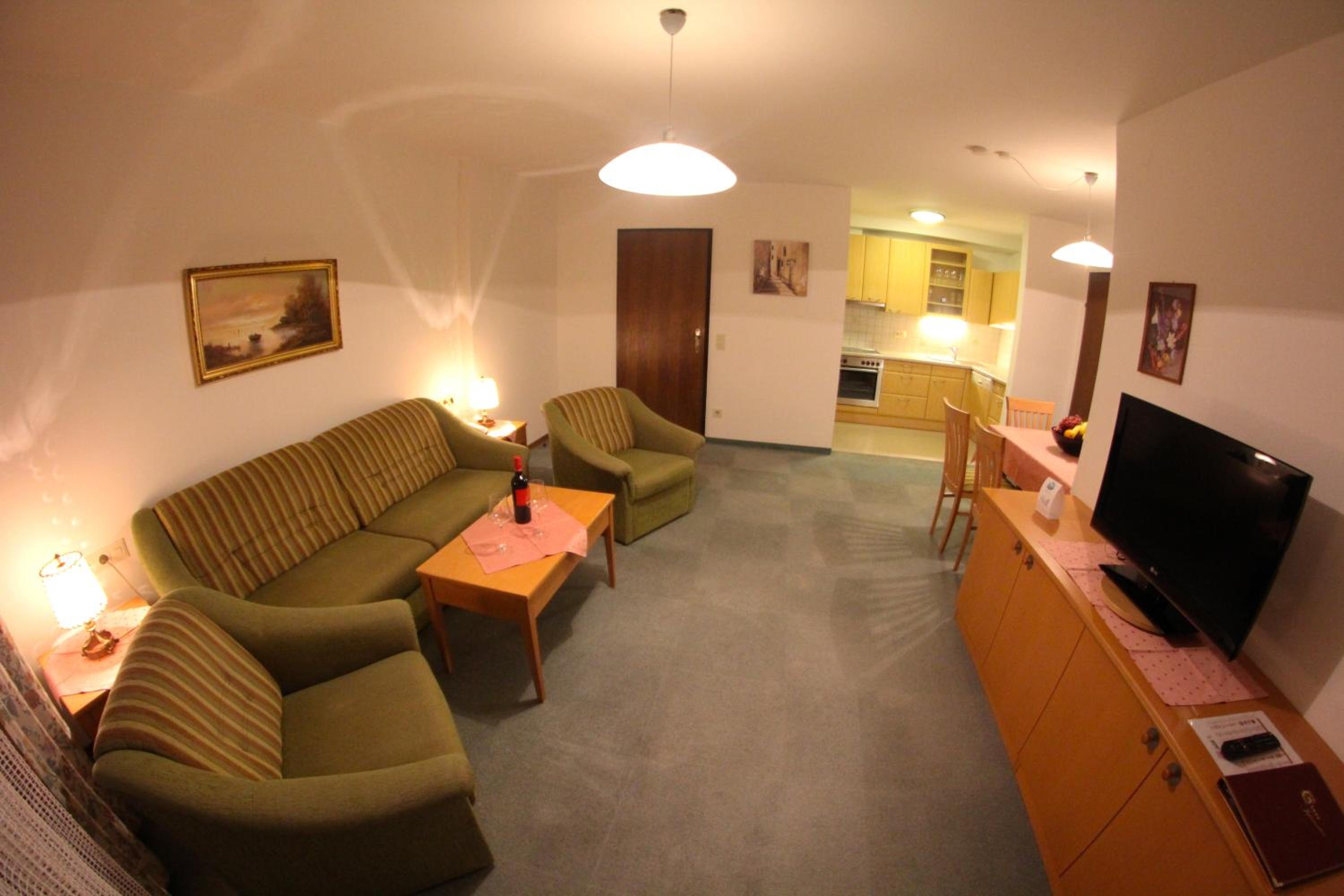 Comfort Two-Bedroom Apartment with Balcony photo 2