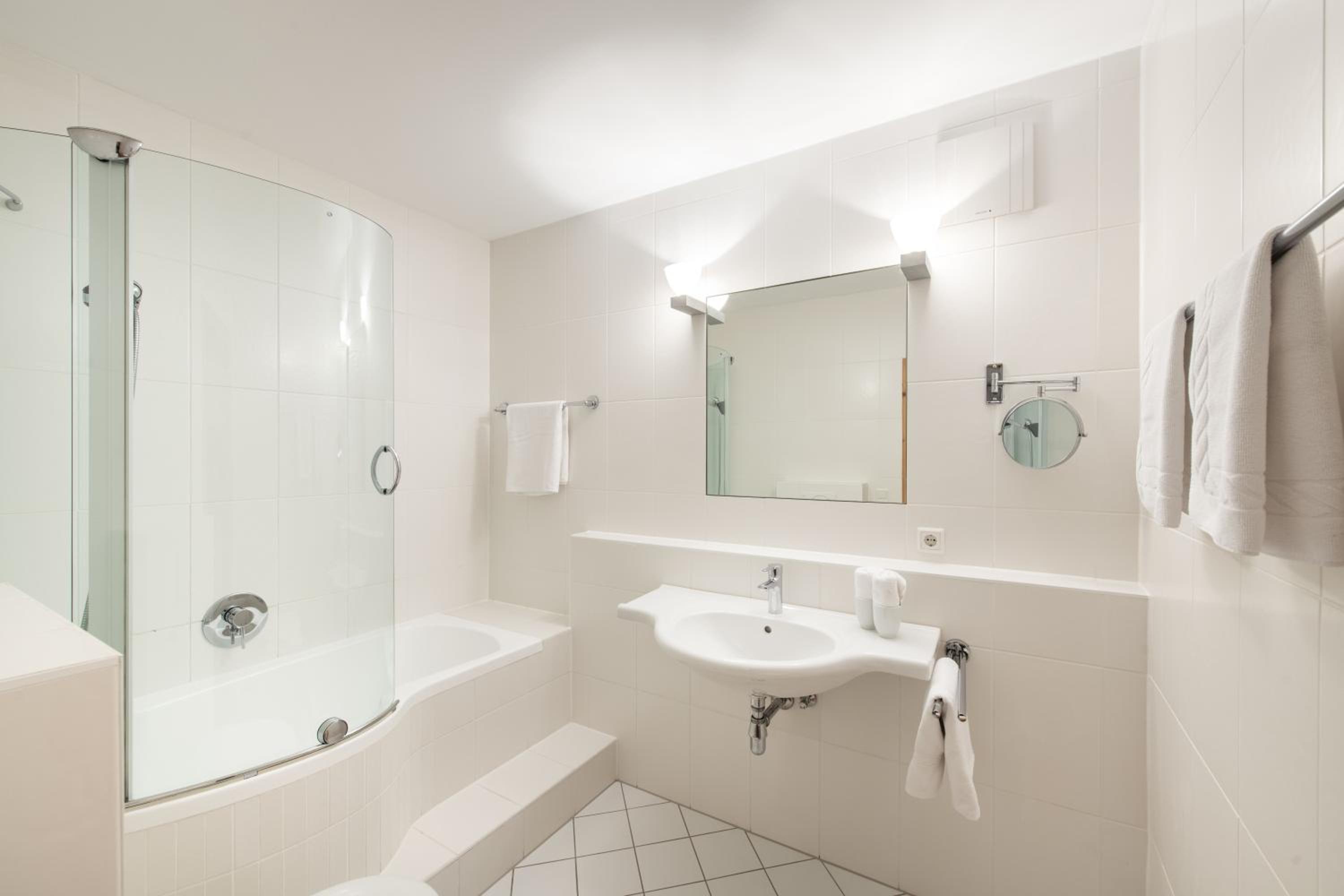 Apartment - Ground Floor photo 3
