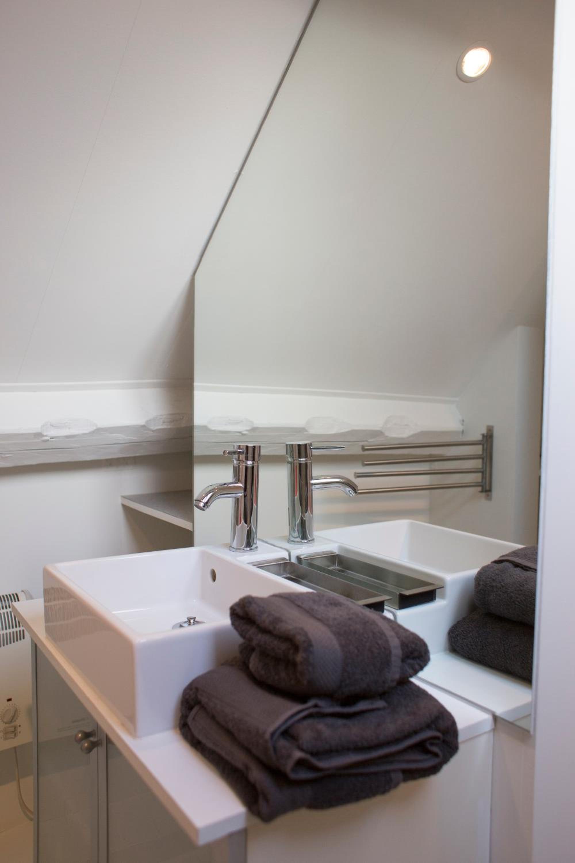 One-Bedroom Apartment - Photo 16
