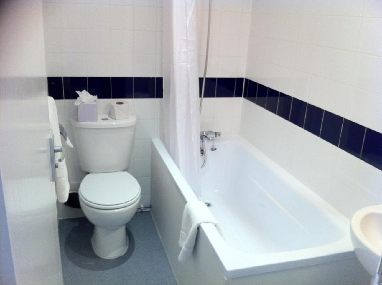 Small Double Room - Photo 8