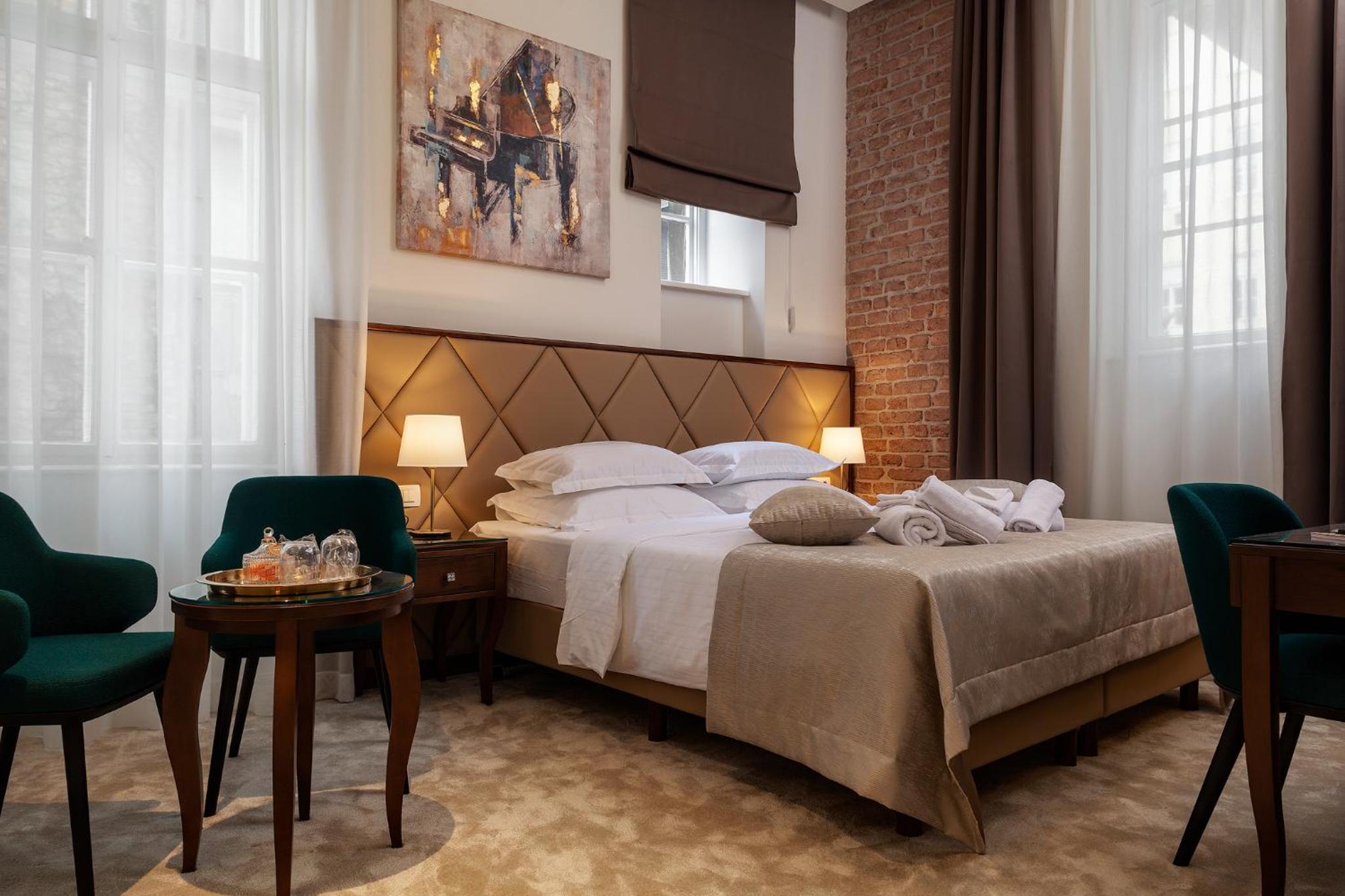 Superior King Room