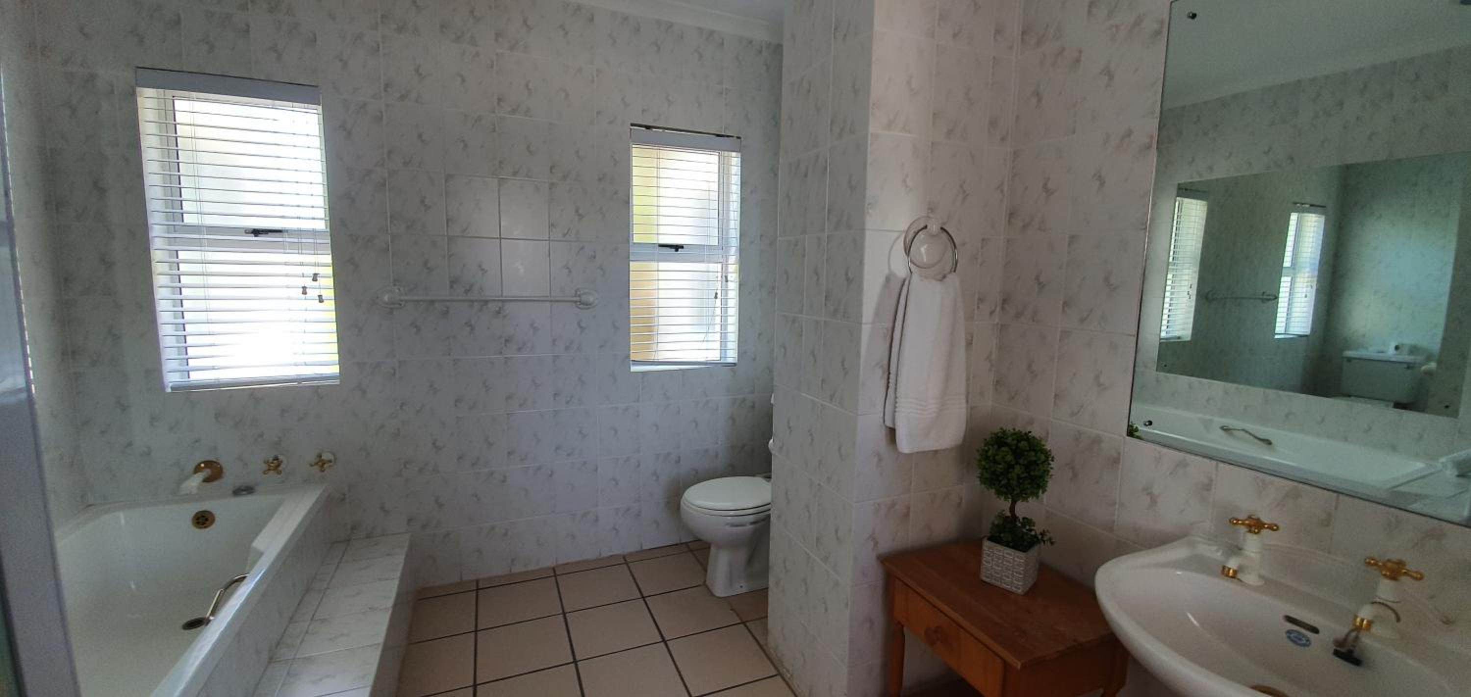 Villa - Photo 4