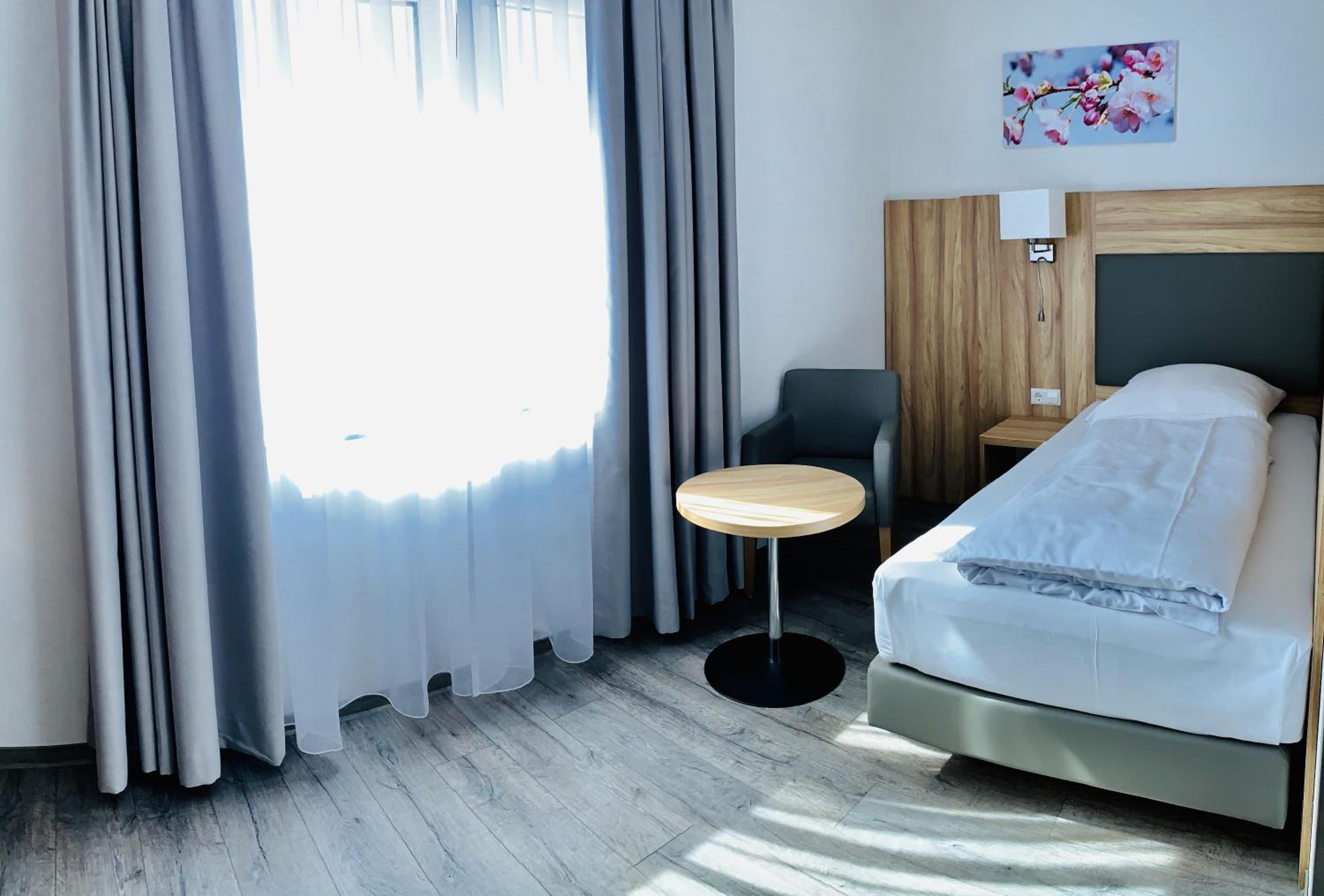 Standard Single Room