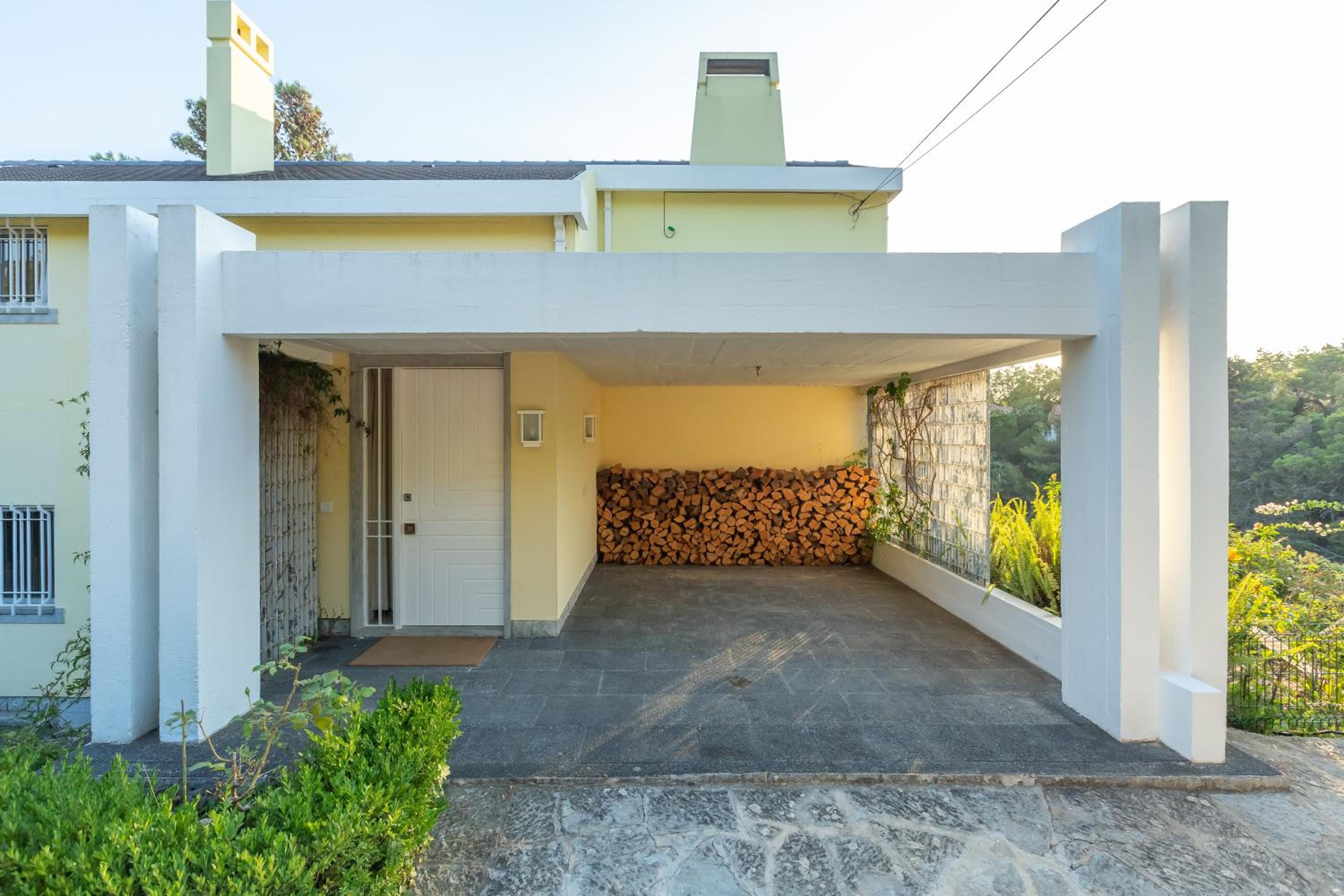 Four-Bedroom House photo 3
