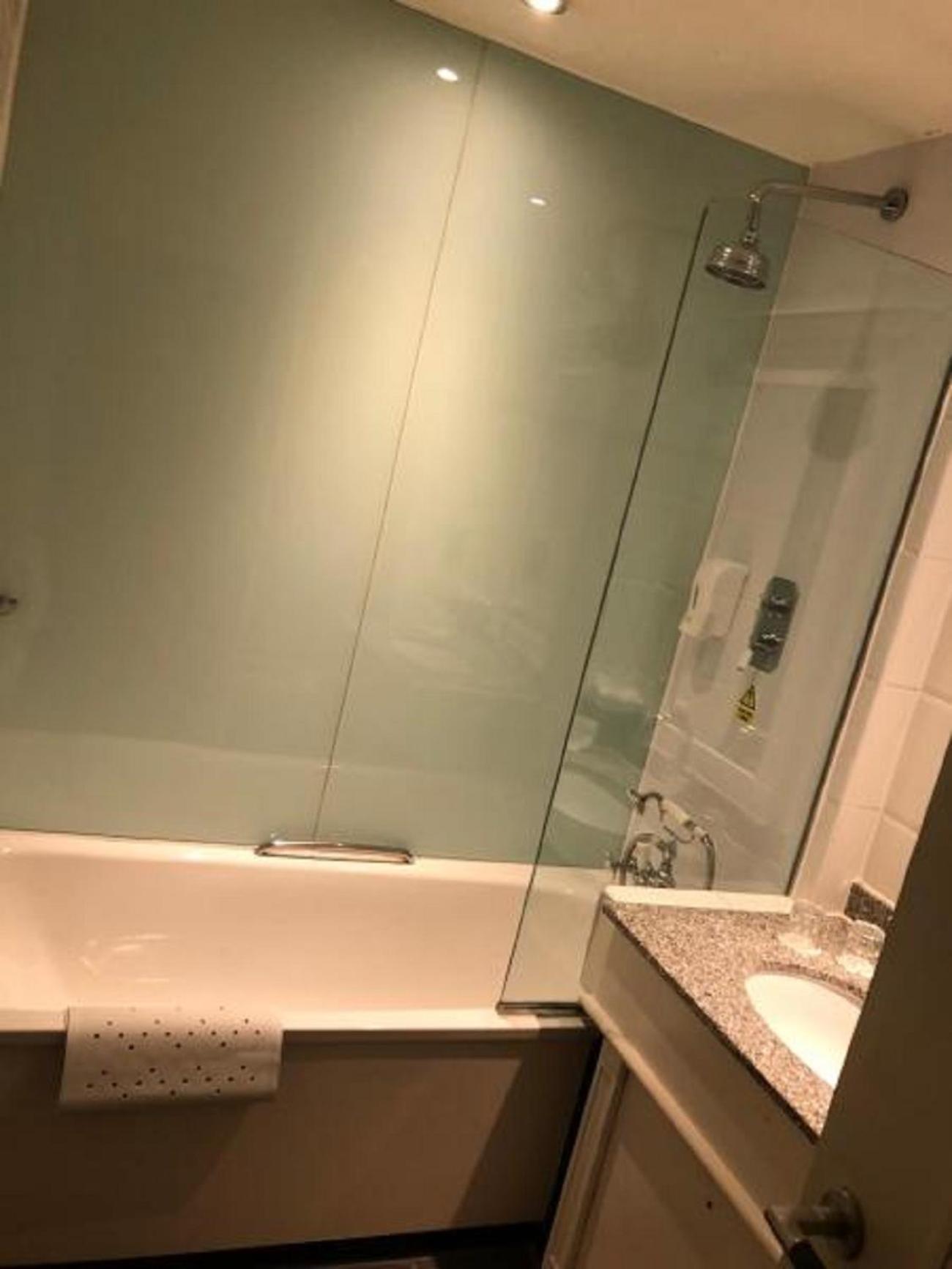 Single Room photo 3