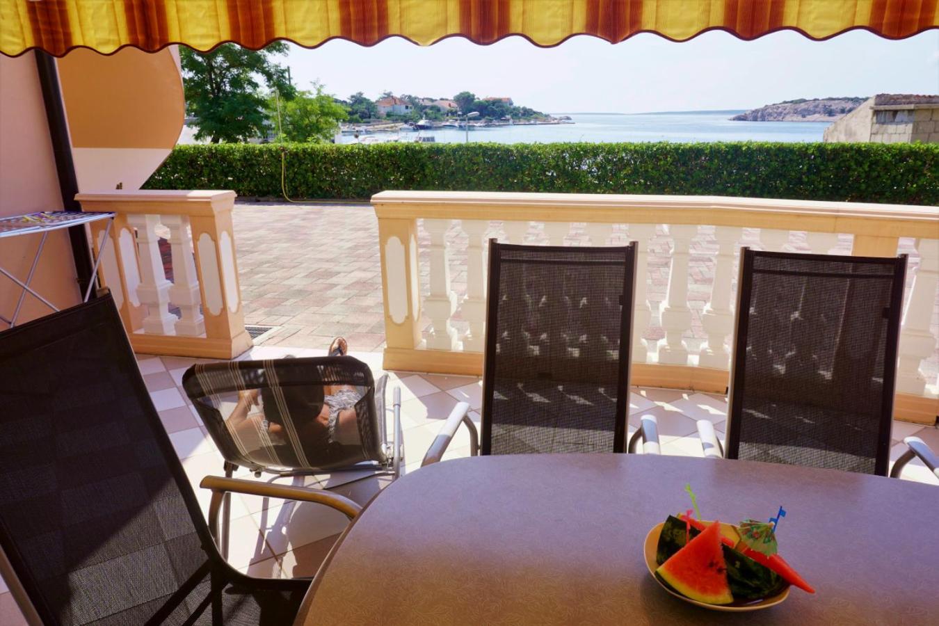 Two-Bedroom Apartment with Terrace - Photo 4