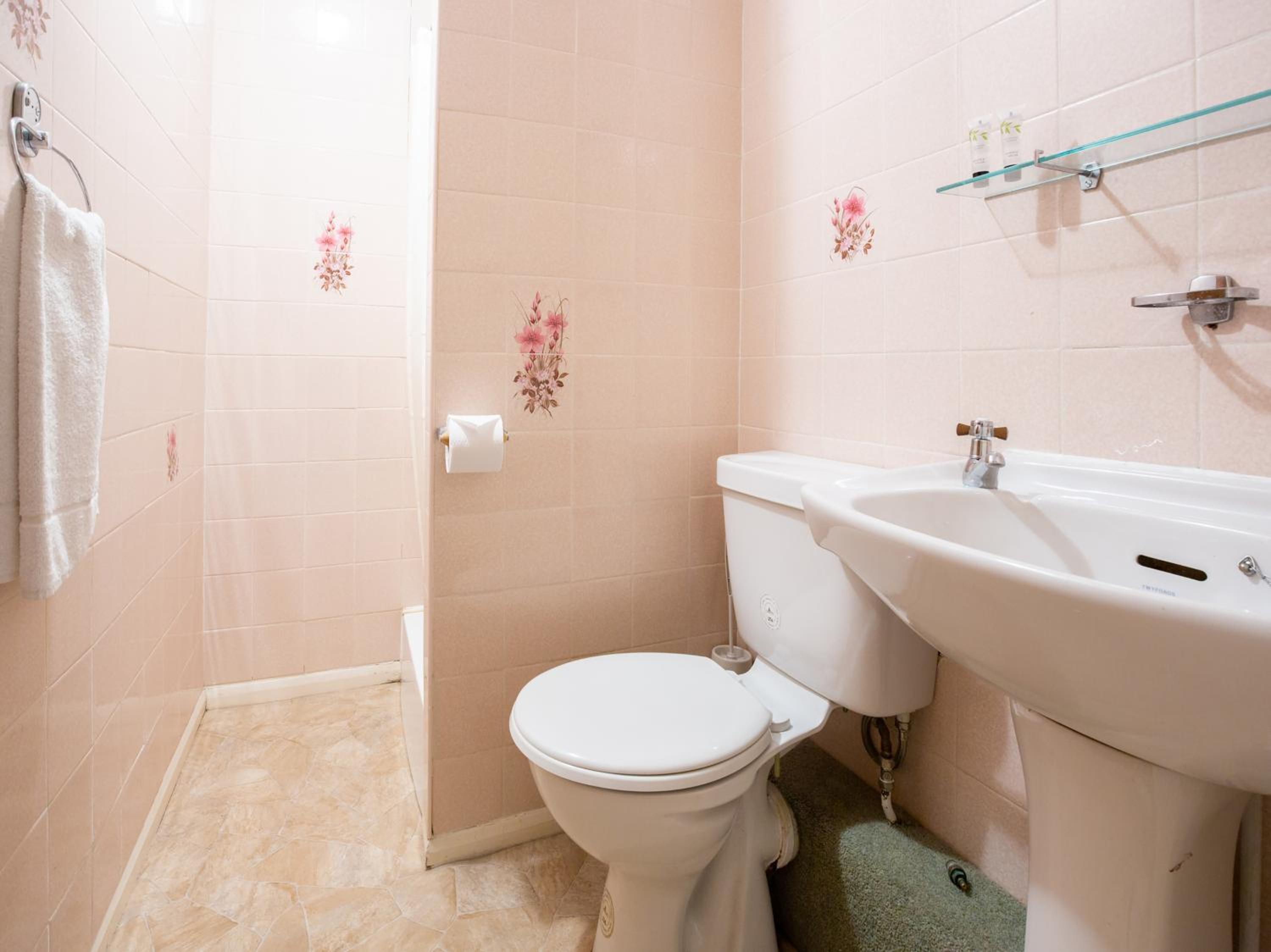Standard Double Room - Photo 4