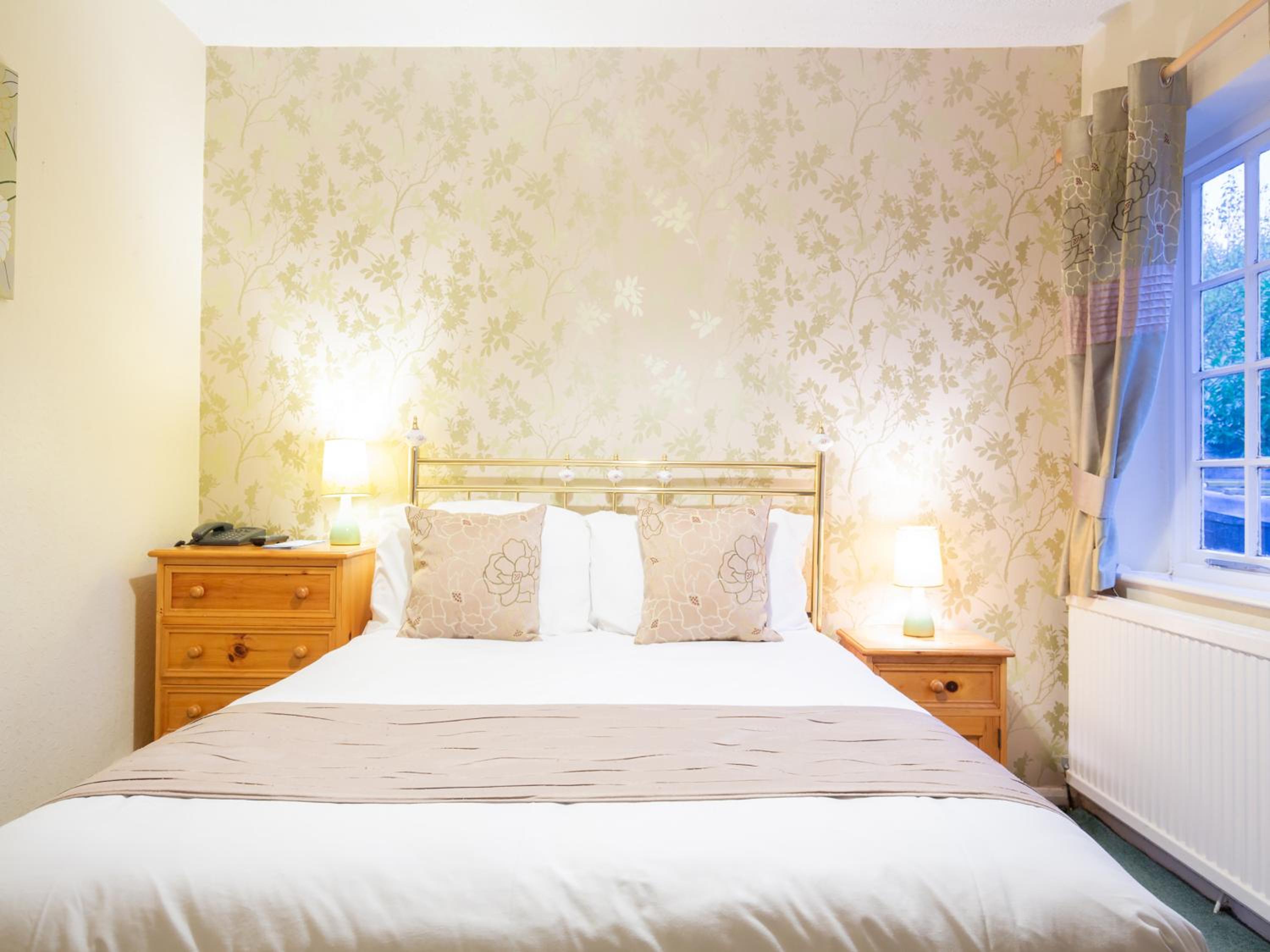 Standard Double Room - Photo 7