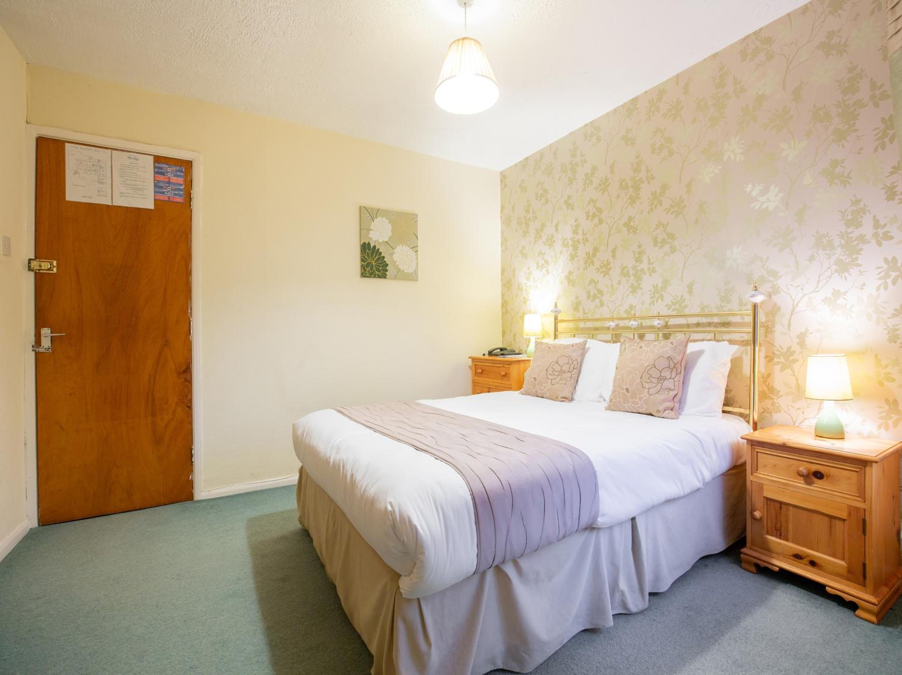 Standard Double Room - Photo 6