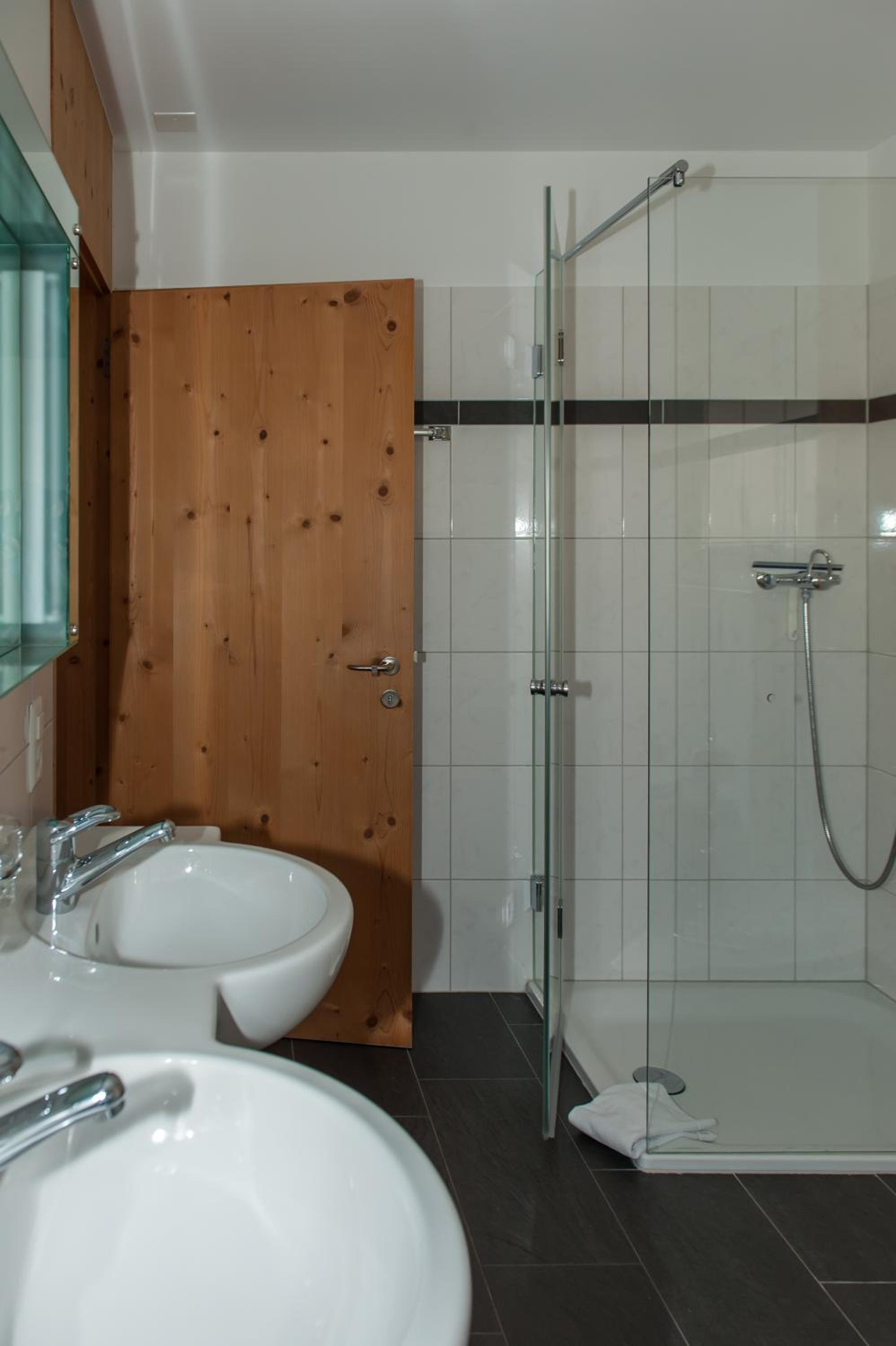 Two-Bedroom Apartment (4 Adults) photo 3
