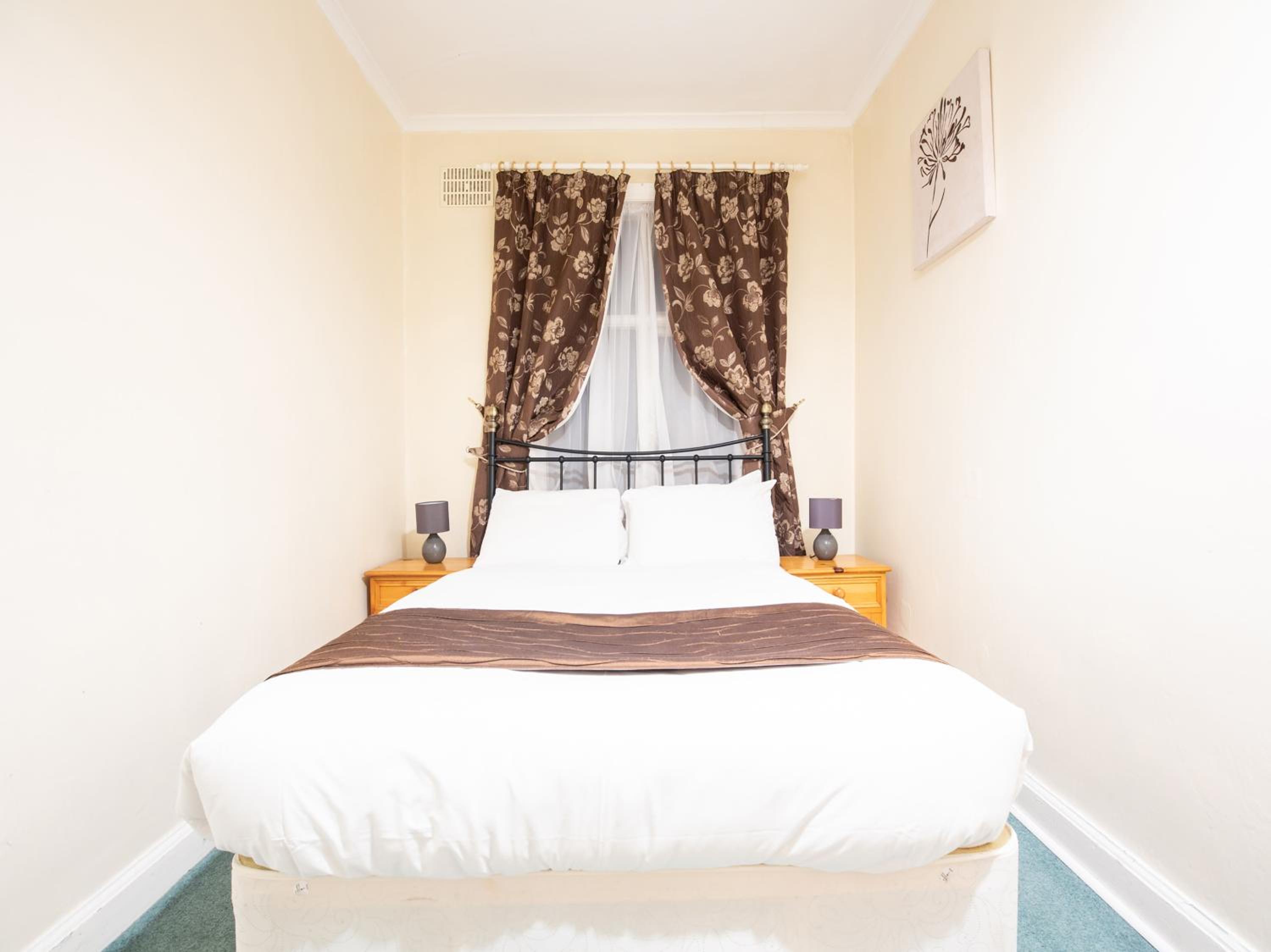 Standard Quad Room - Photo 6