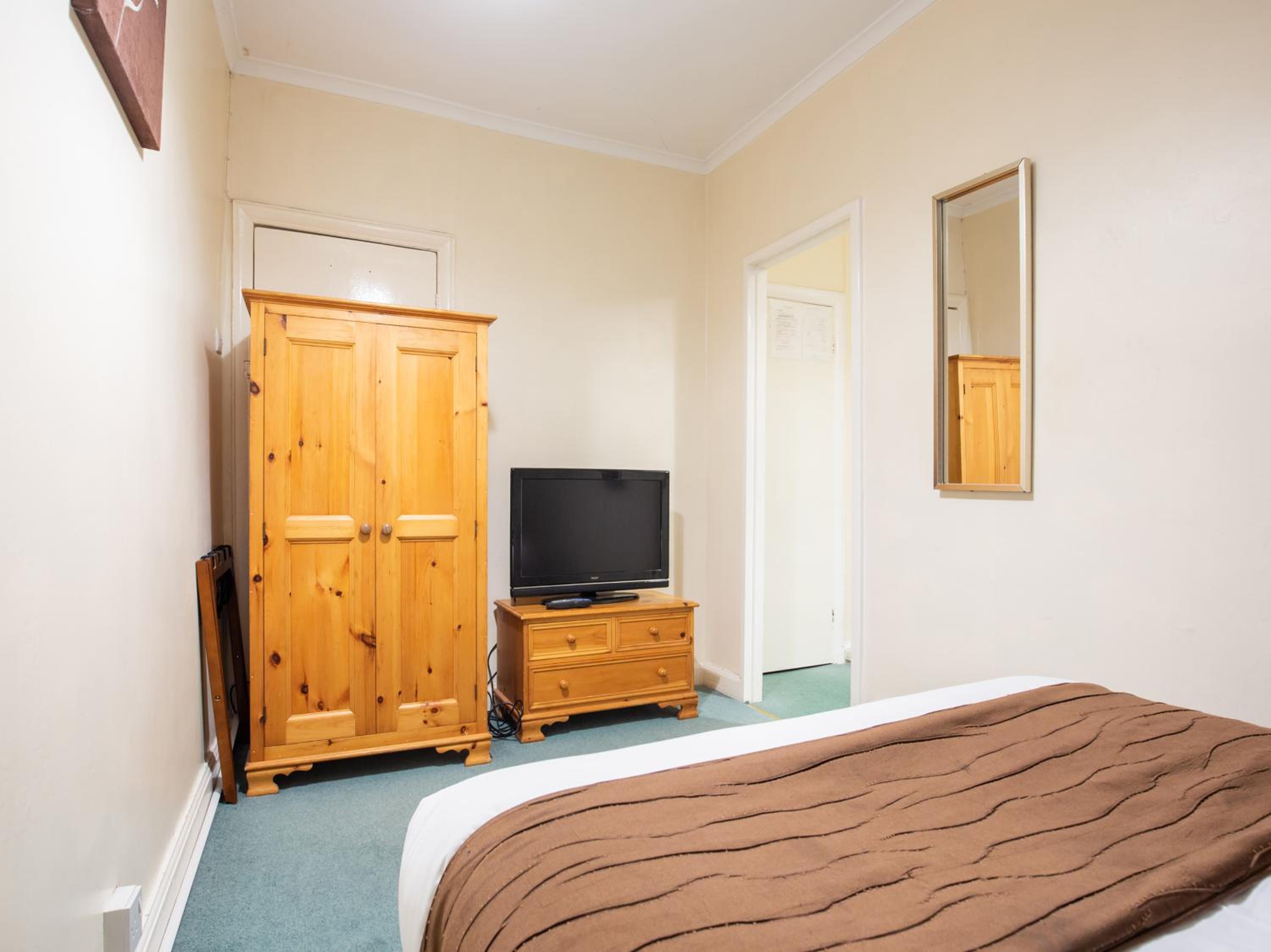 Standard Quad Room - Photo 2