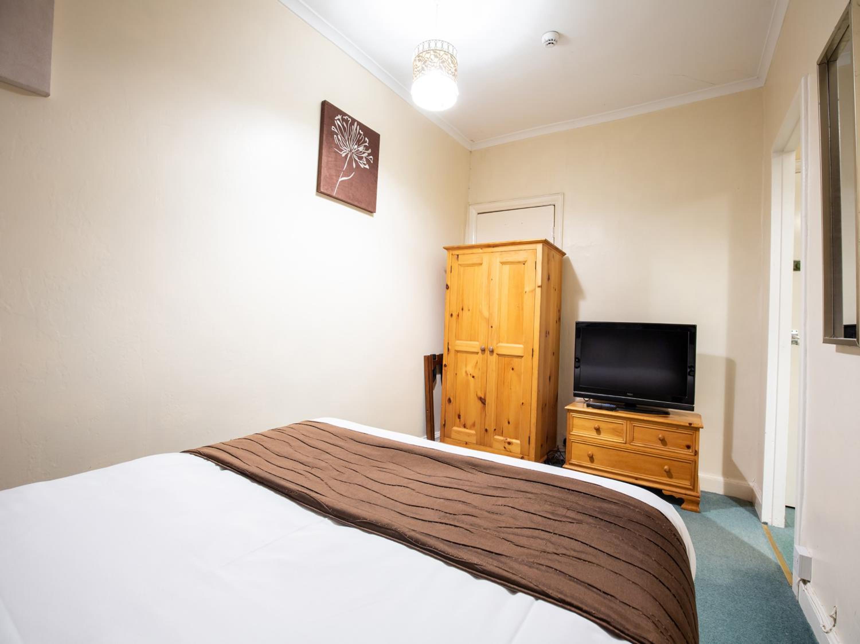 Standard Quad Room - Photo 3