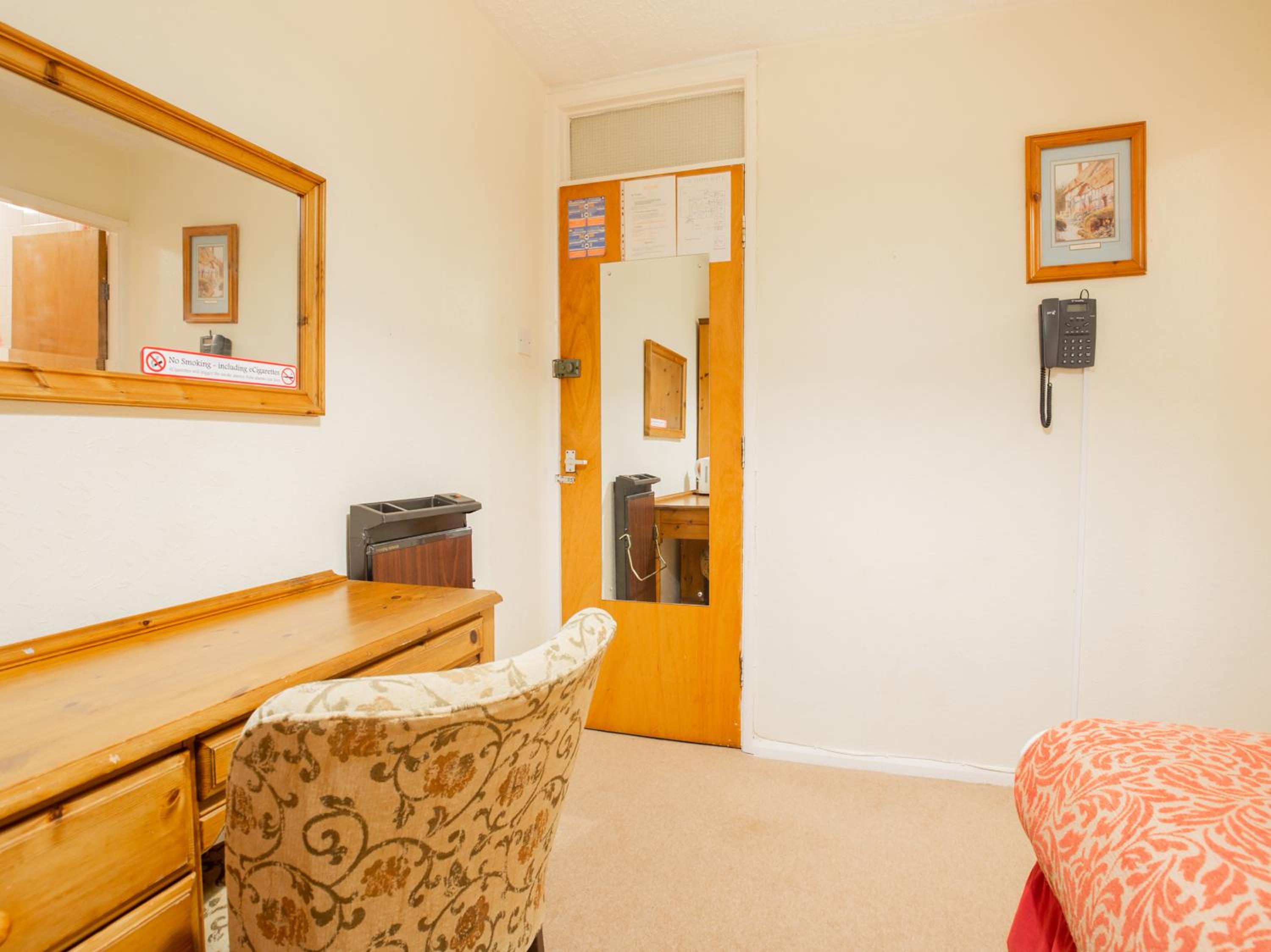 Standard Single Room photo 2