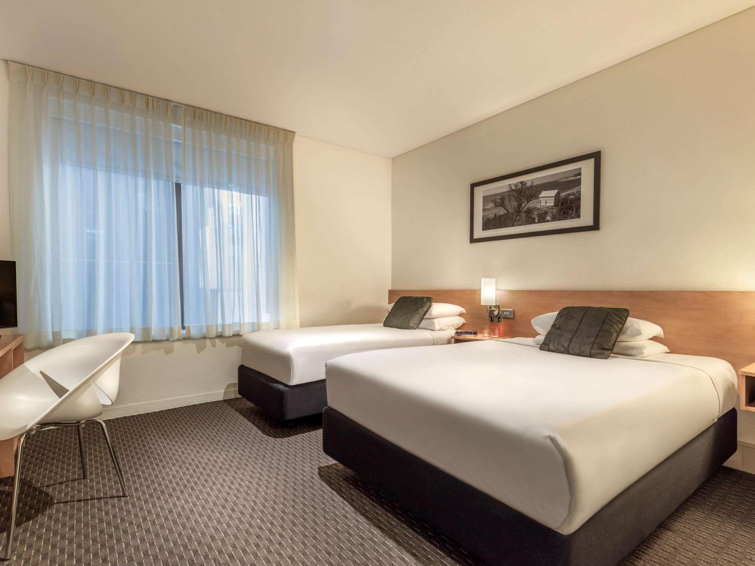 Standard Twin Room - Photo 10