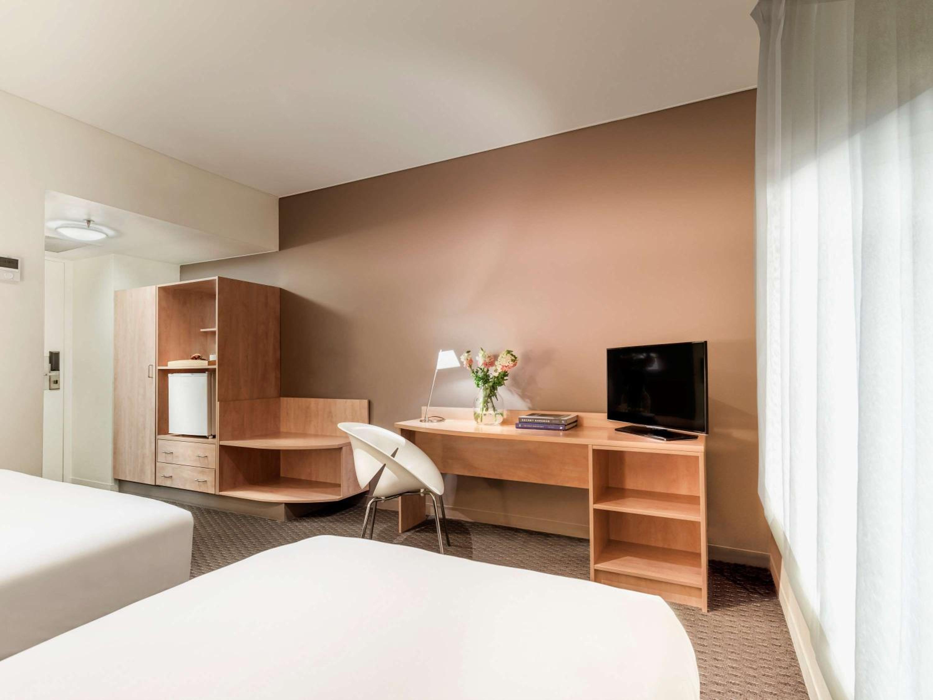 Standard Twin Room - Photo 9
