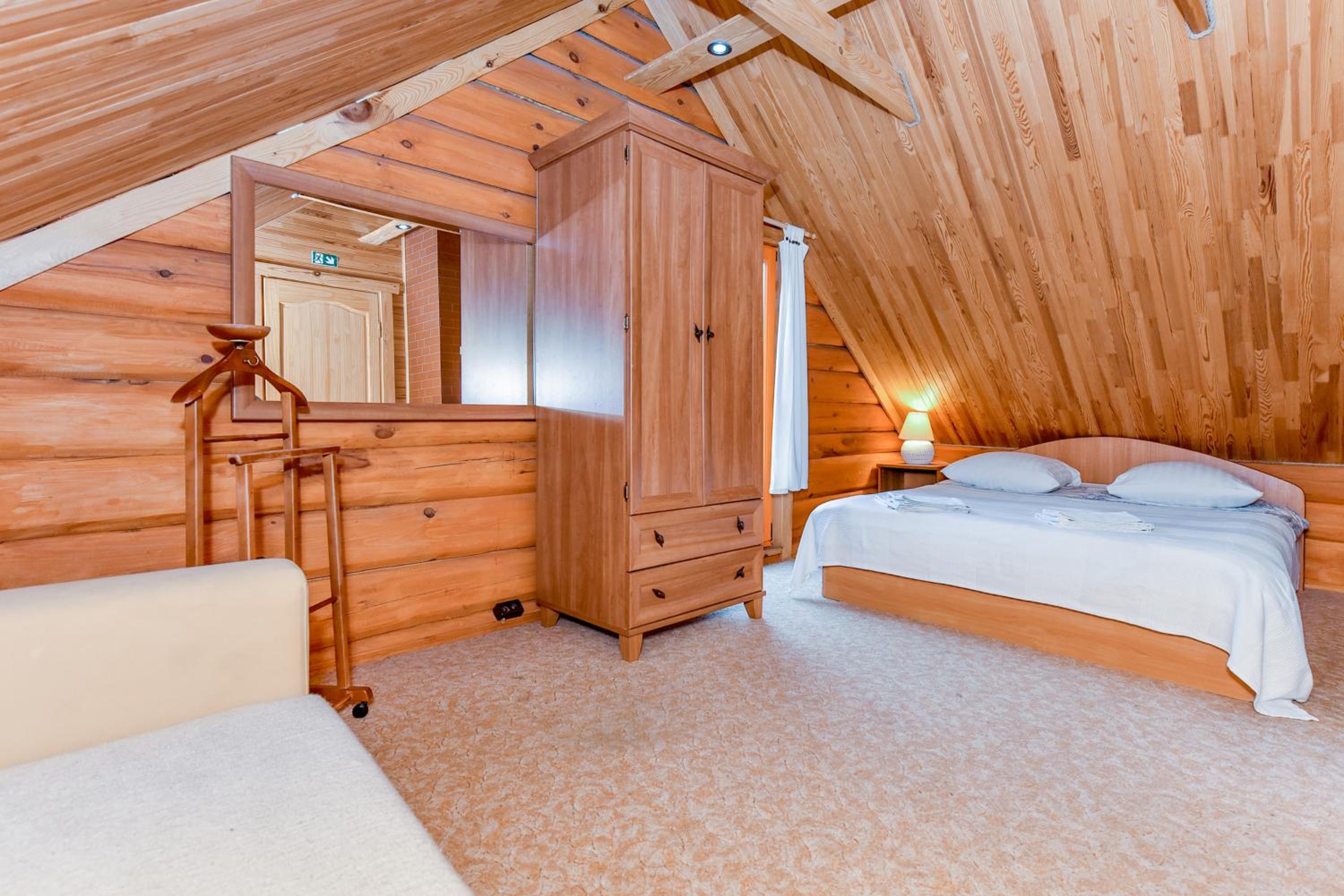 One-Bedroom House - Photo 2