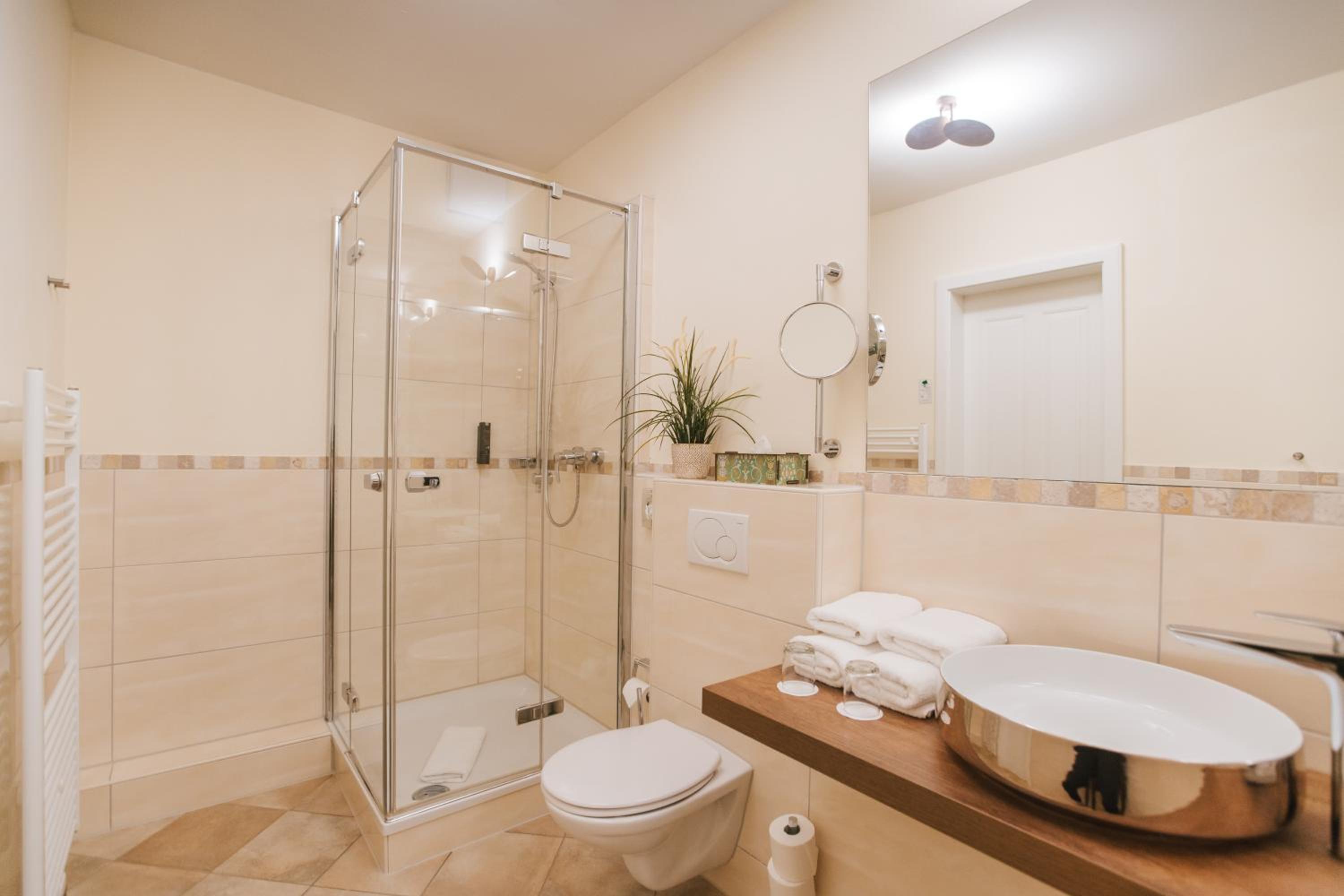 Superior Double Room with garden view, balcony & air-condition - Photo 2