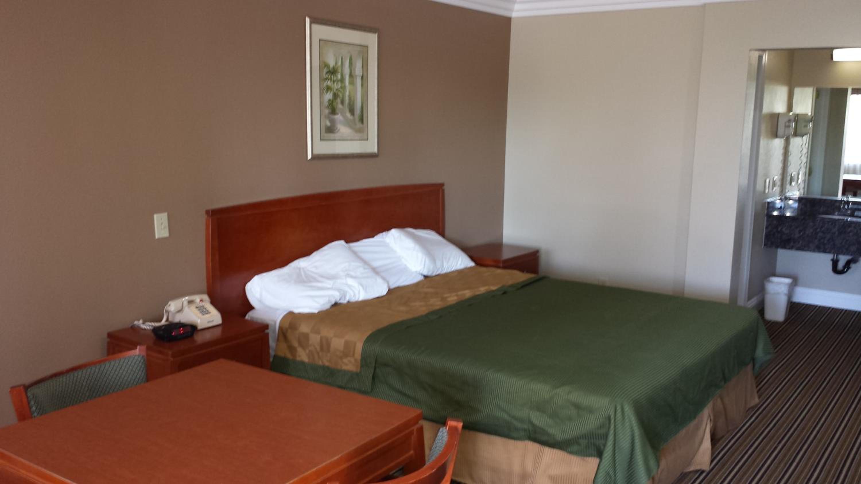Standard King Room - Photo 1