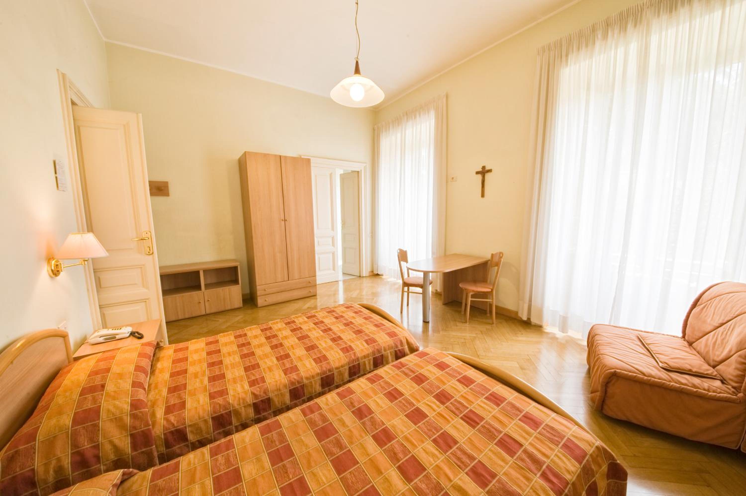 Triple Room with Shower