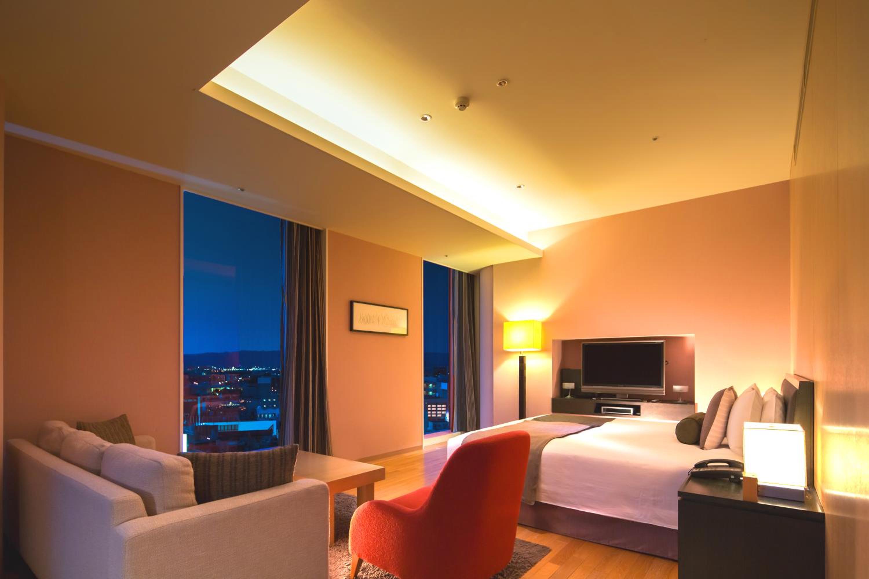 Executive Floor Corner King Room, photo 7