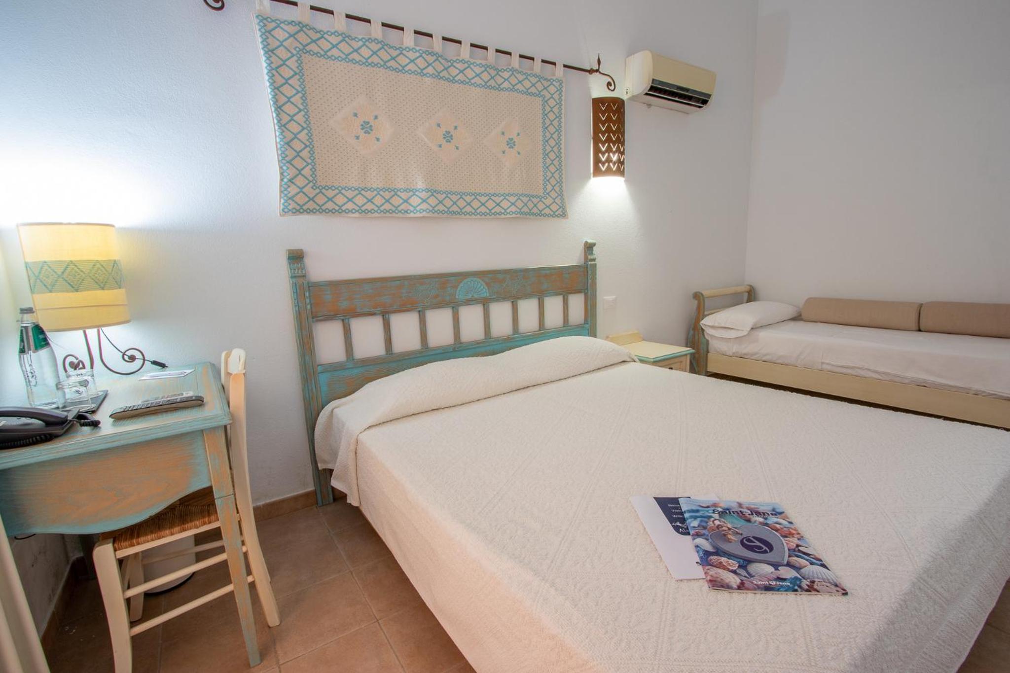 Family Triple Room (2 Adults + 1 Child) photo 2