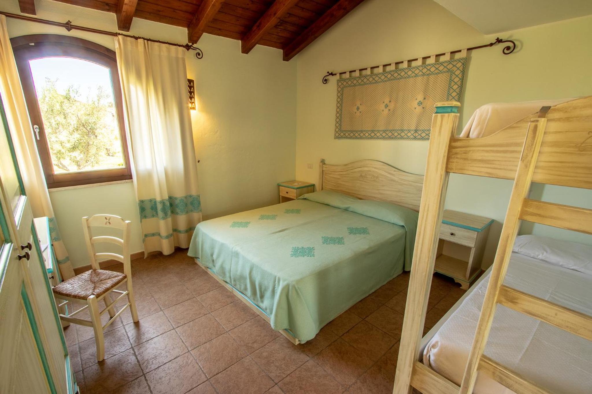 Familien-Vierbettzimmer (2 Erwachsene + 2 Kinder)