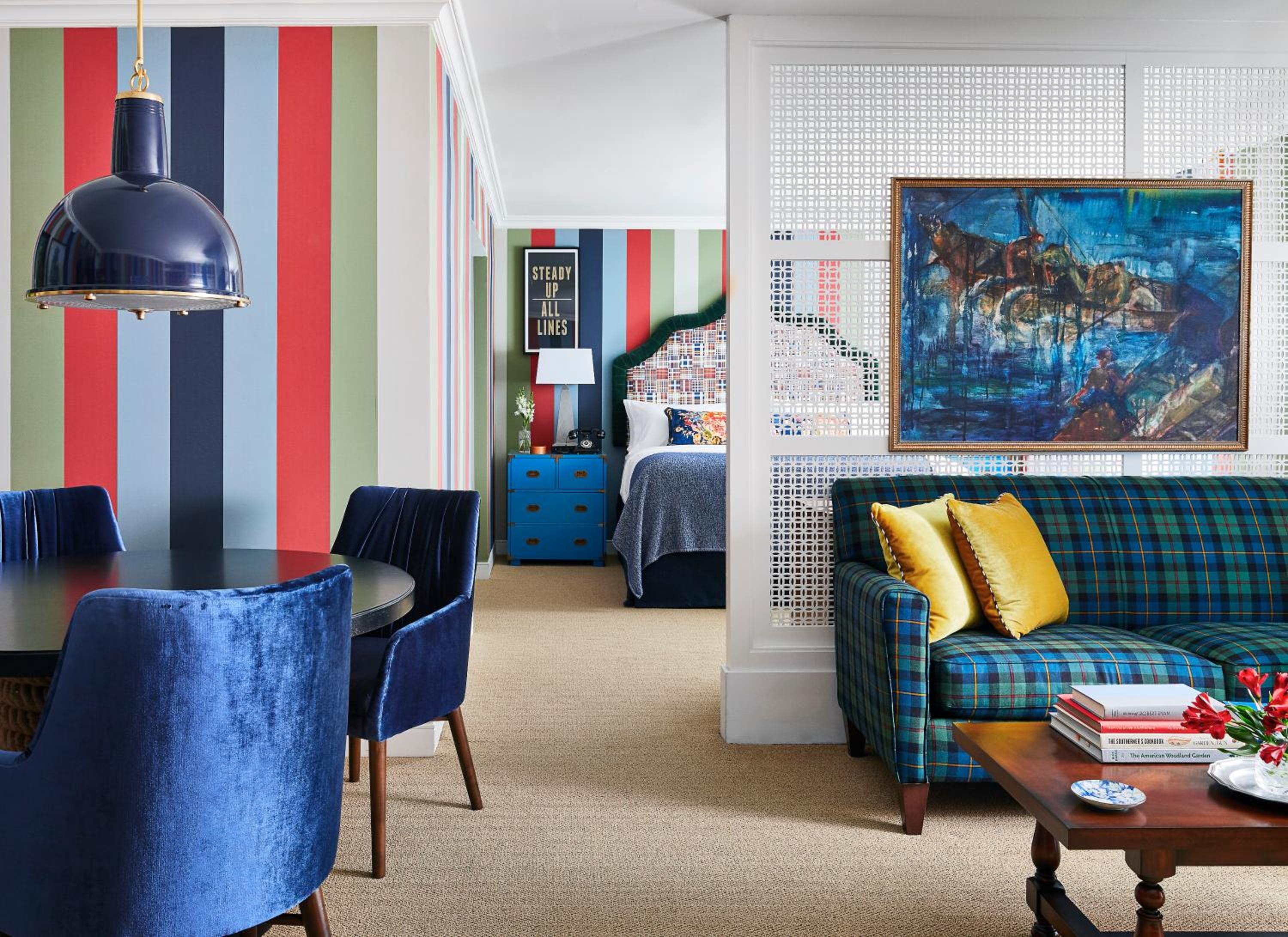 Graduate Junior King Suite with Atrium - Photo 1