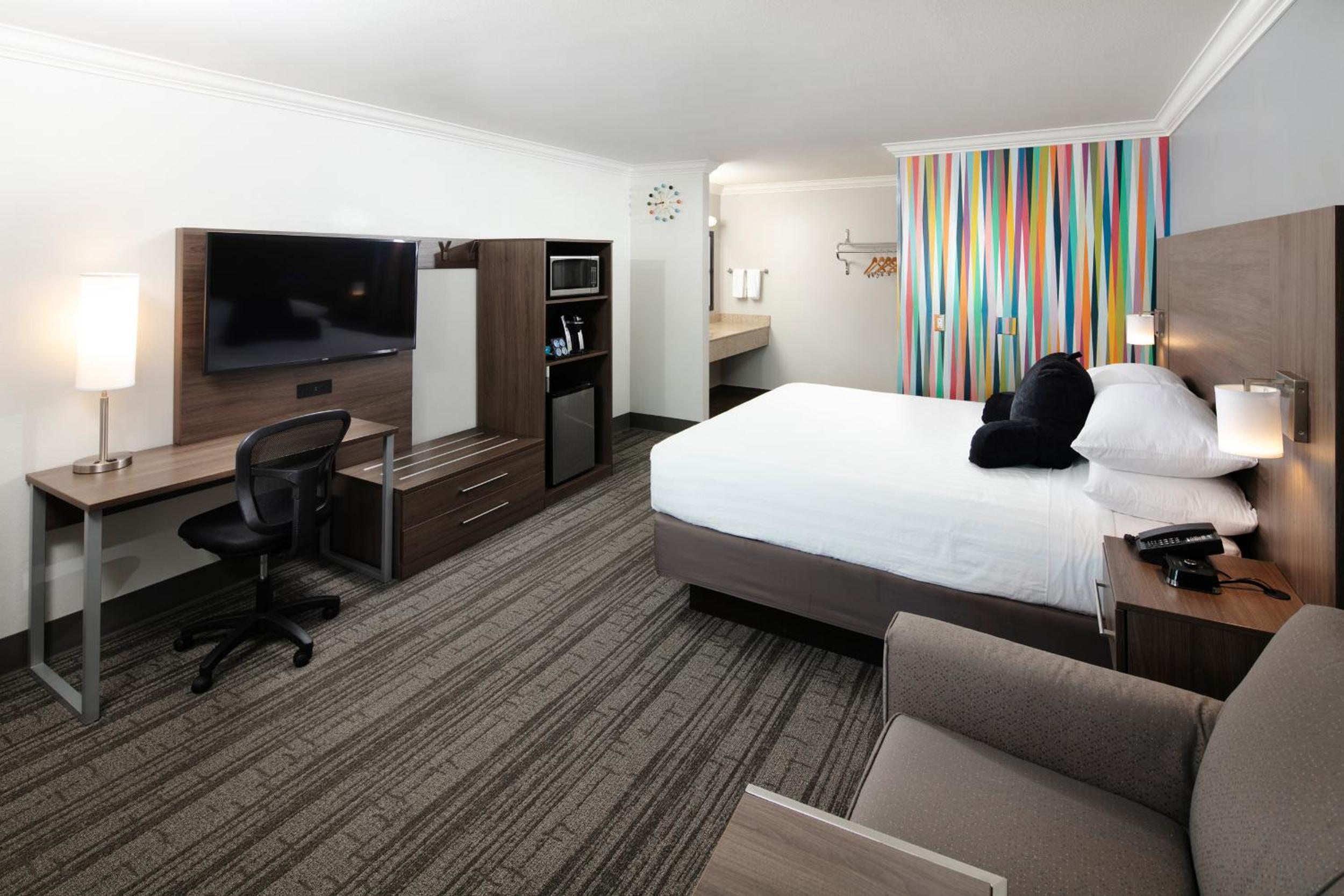 King Room at Signature Temecula in Temecula