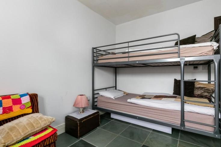Budget Twin Room - Photo 1