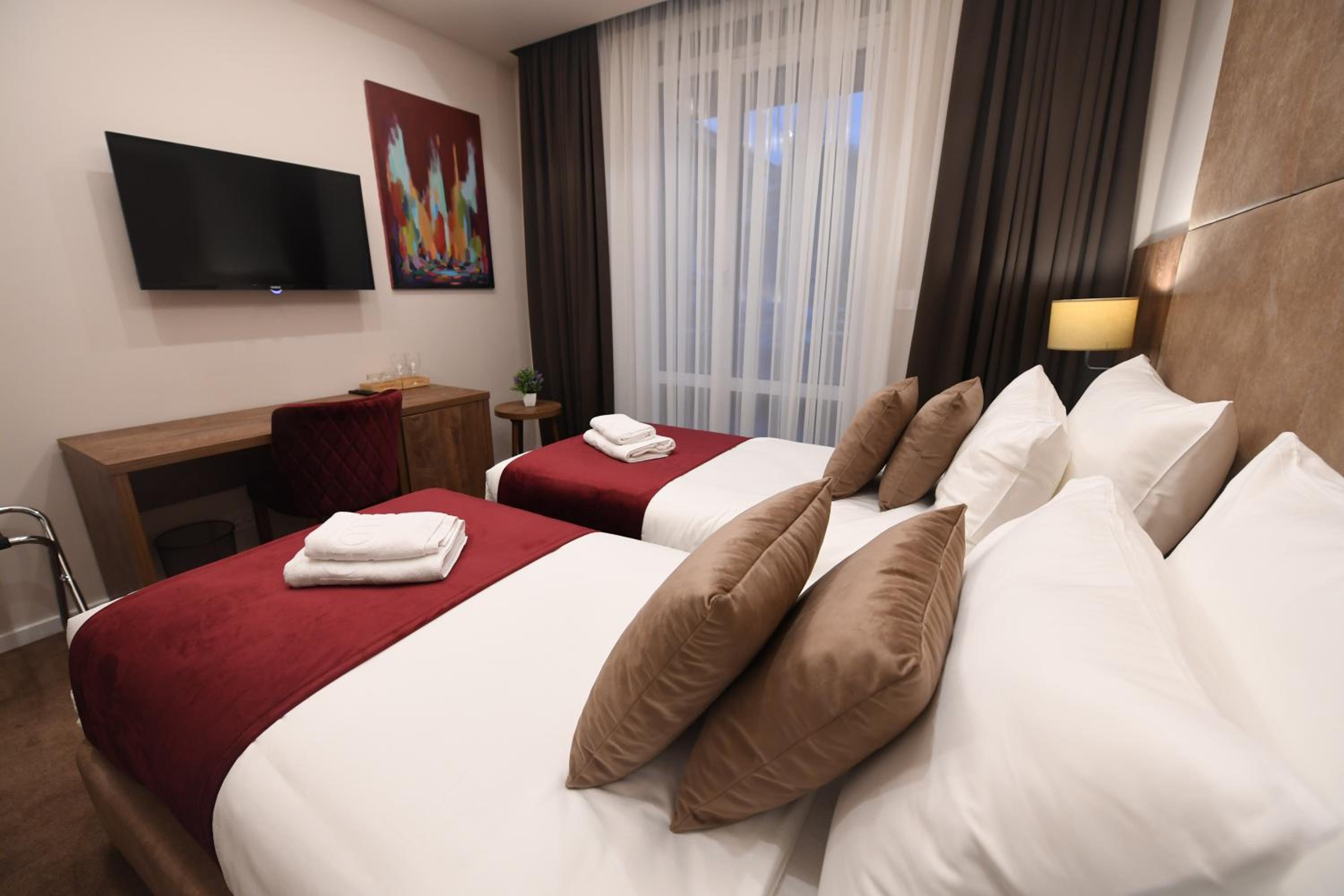 Twin Room - Photo 4