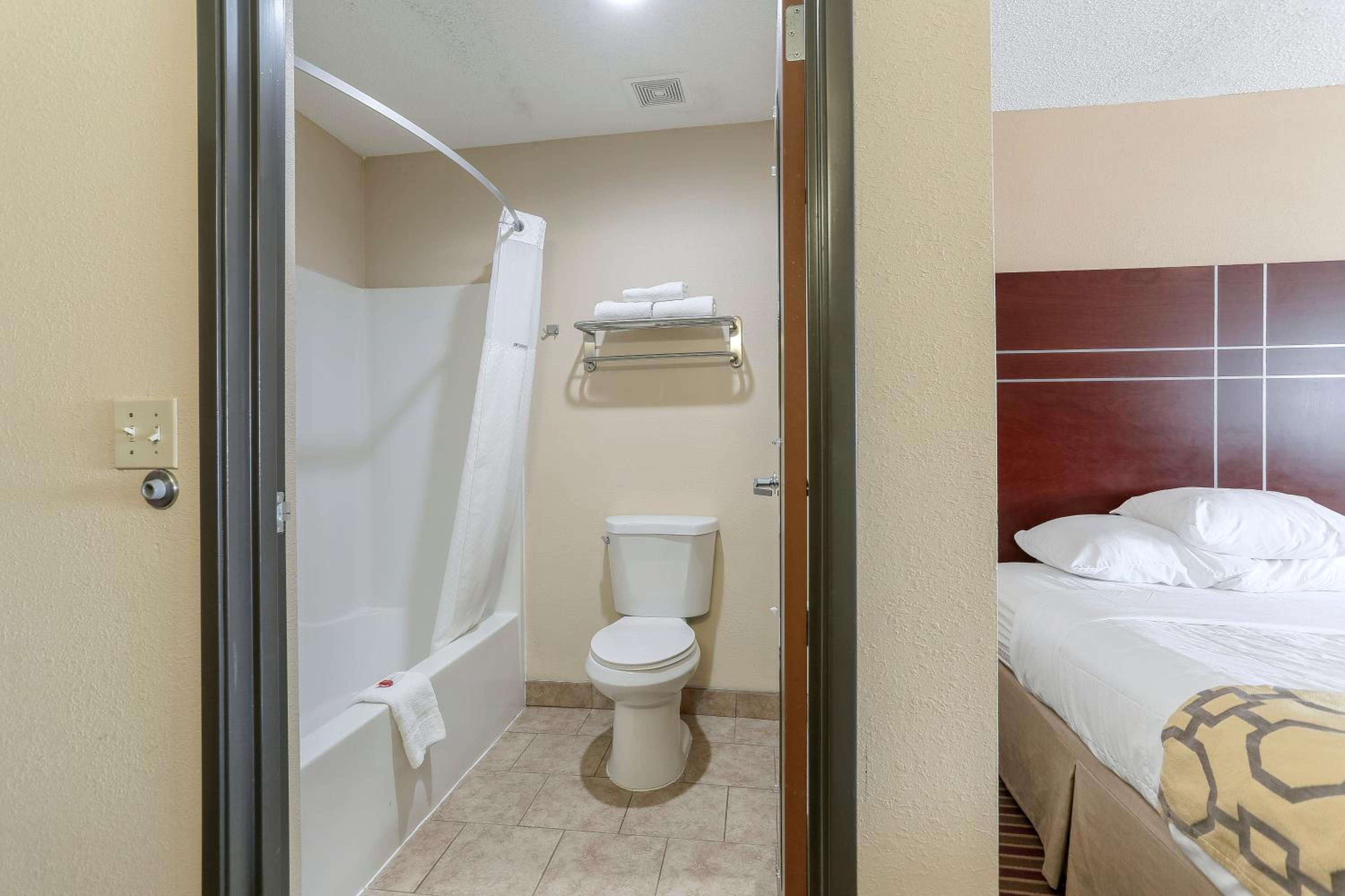 King Room - Non-Smoking - Photo 6