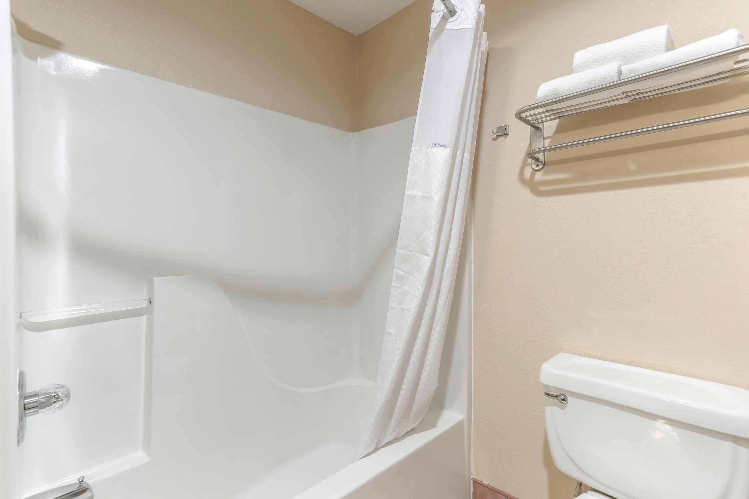 King Room - Non-Smoking - Photo 3