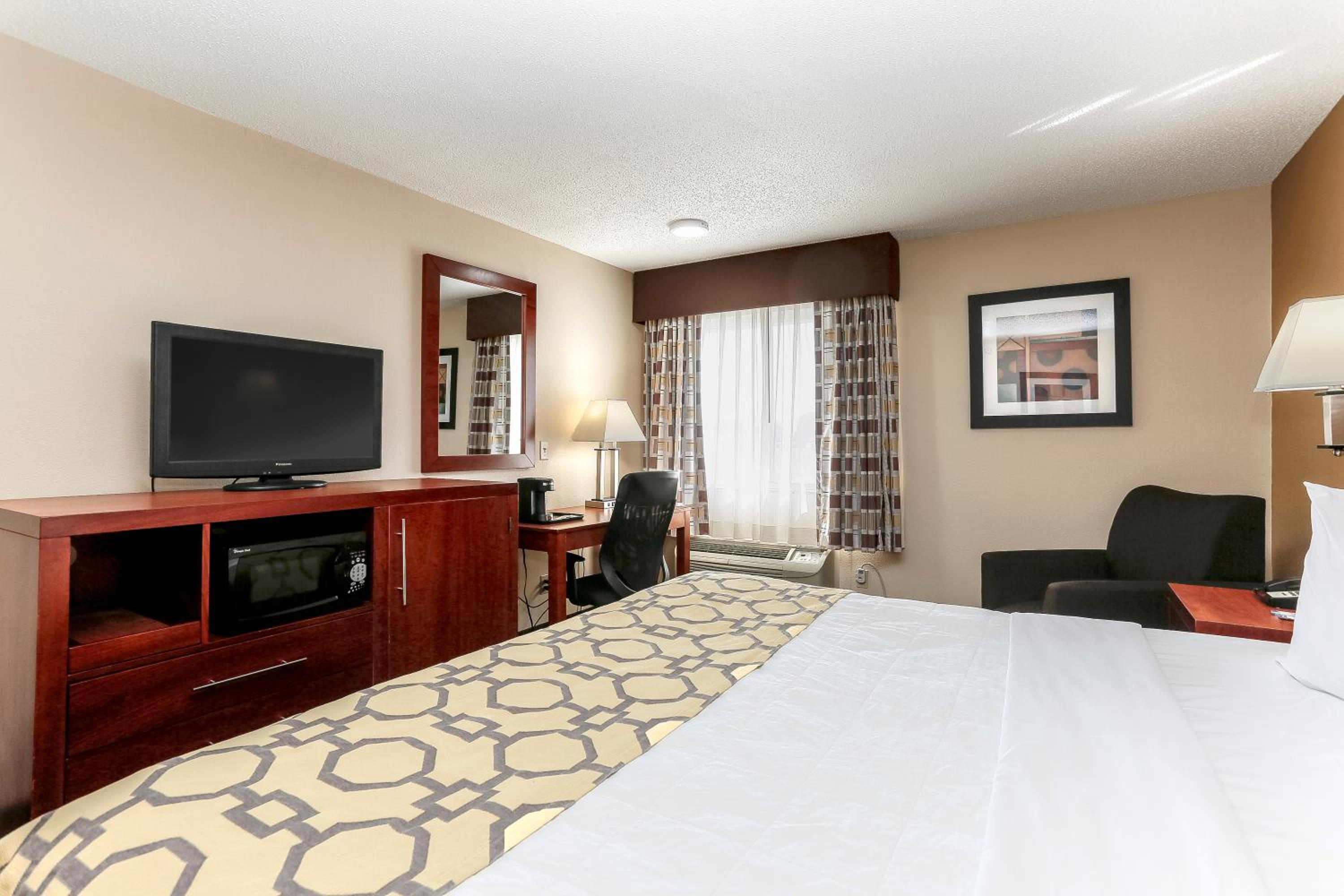 King Room - Non-Smoking - Photo 5