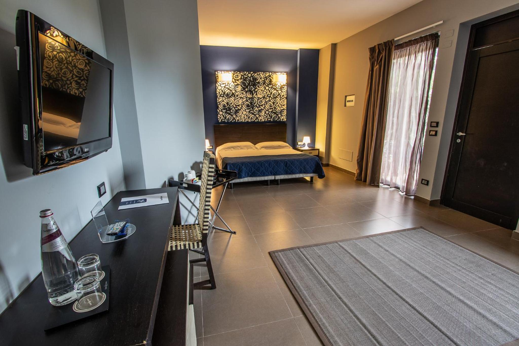 Junior Suite (4 Adults) - Photo 1