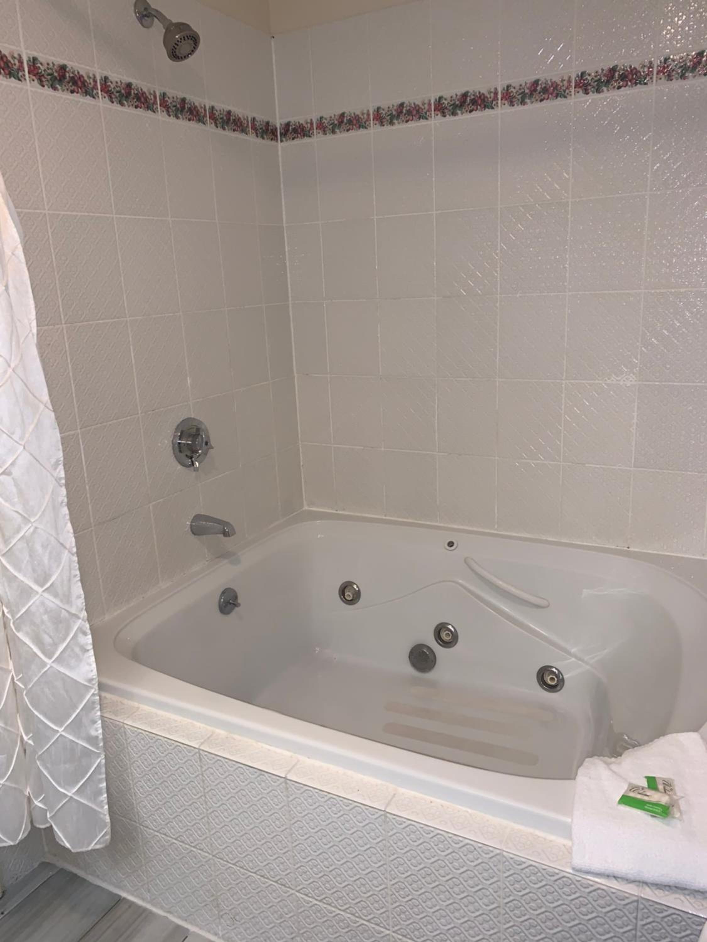 King Room with Spa Bath photo 3
