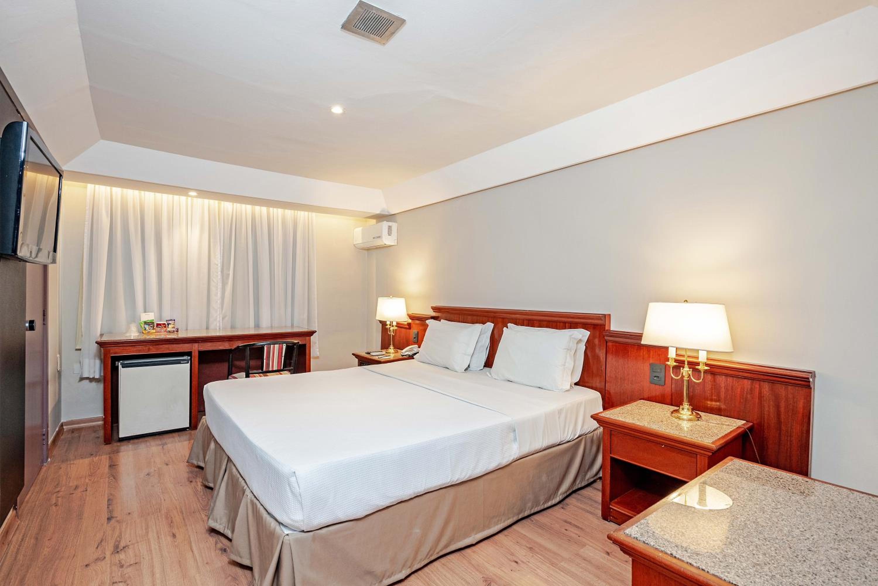 Standard Double Room - Photo 7