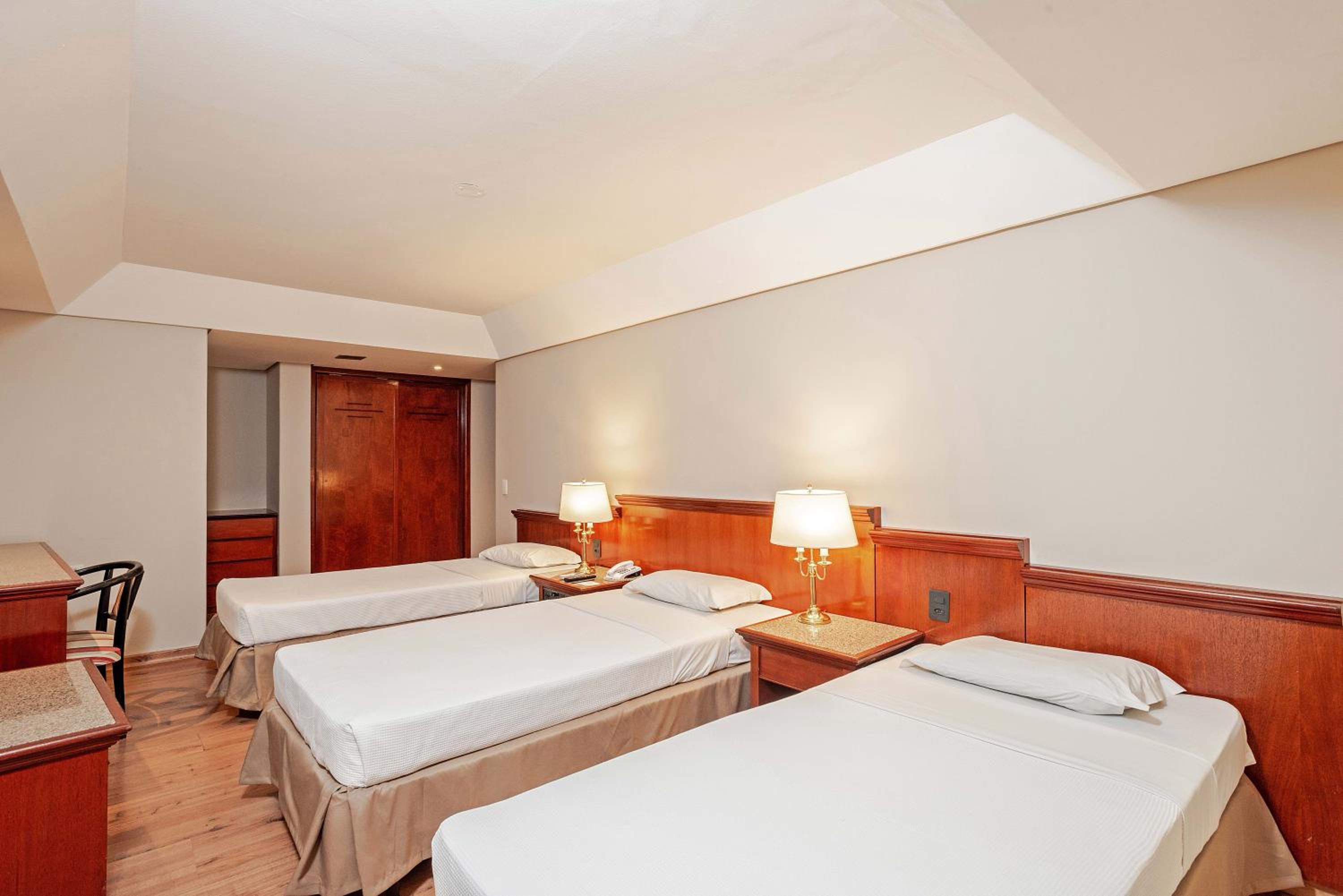 Standard Triple Room - Photo 1