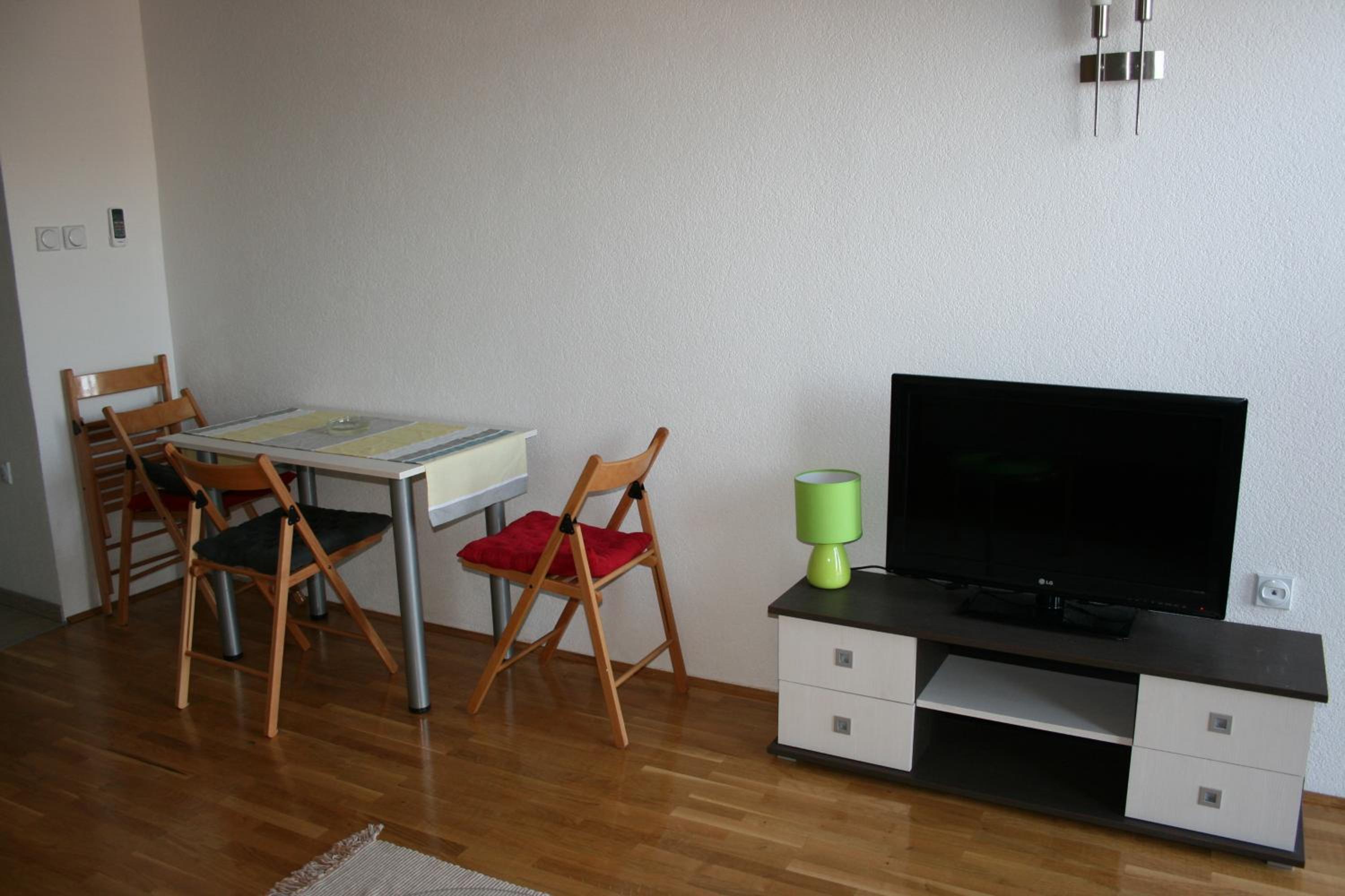 One-Bedroom Apartment with Balcony and Sea View photo 1