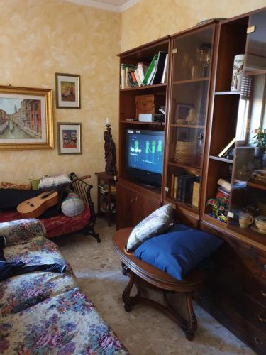 Three-Bedroom Apartment photo 2