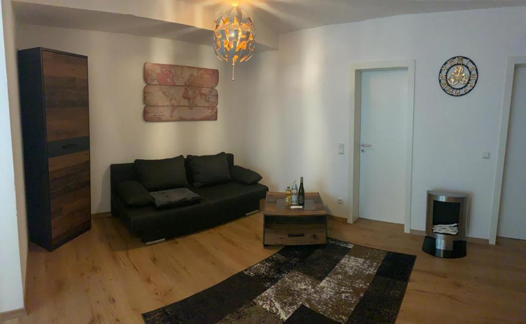 One-Bedroom Apartment - Photo 2