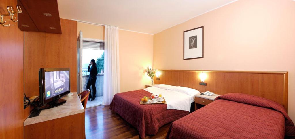 Quadruple Room with Balcony photo 2