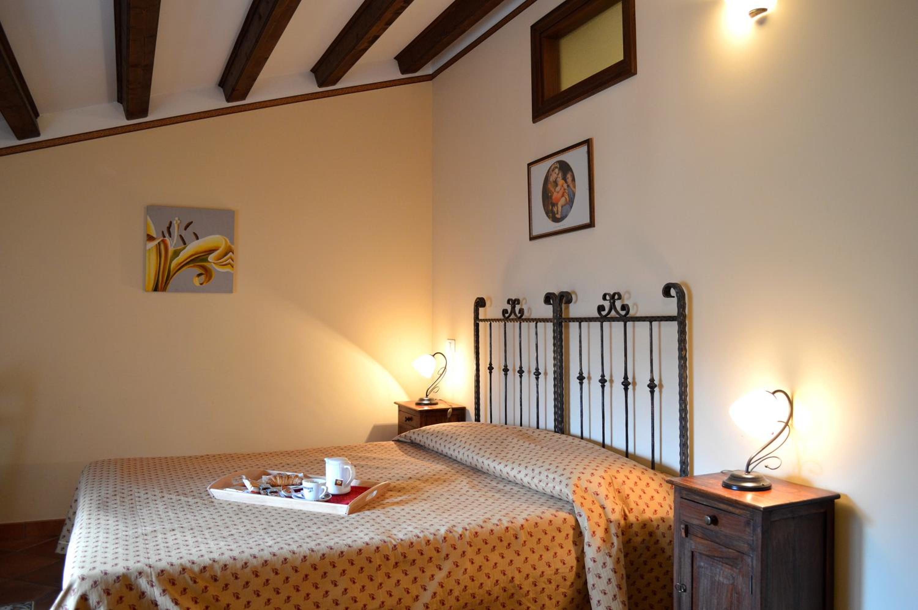 Standard Double Room - Photo 4