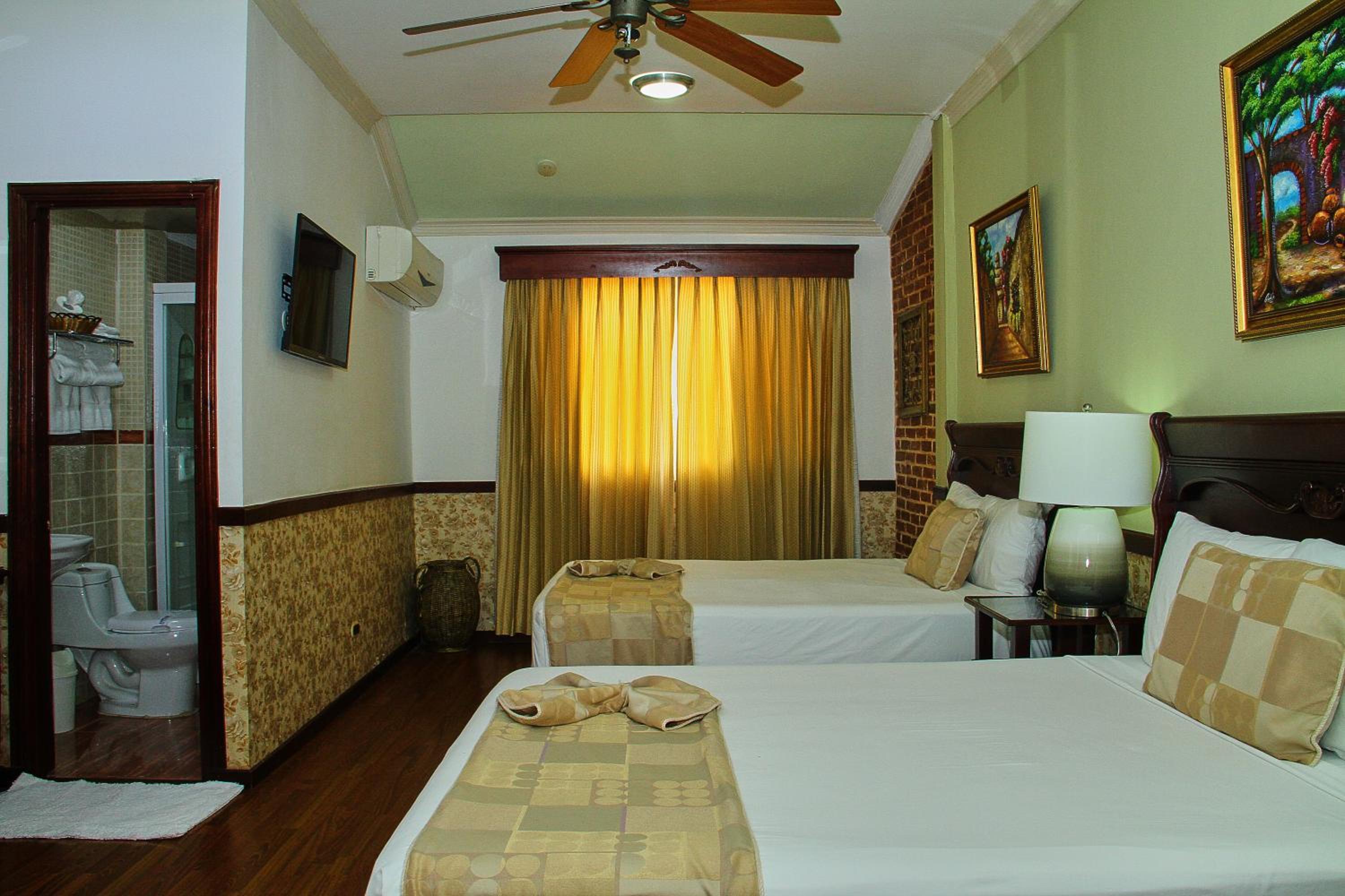Deluxe Quadruple Room photo 2
