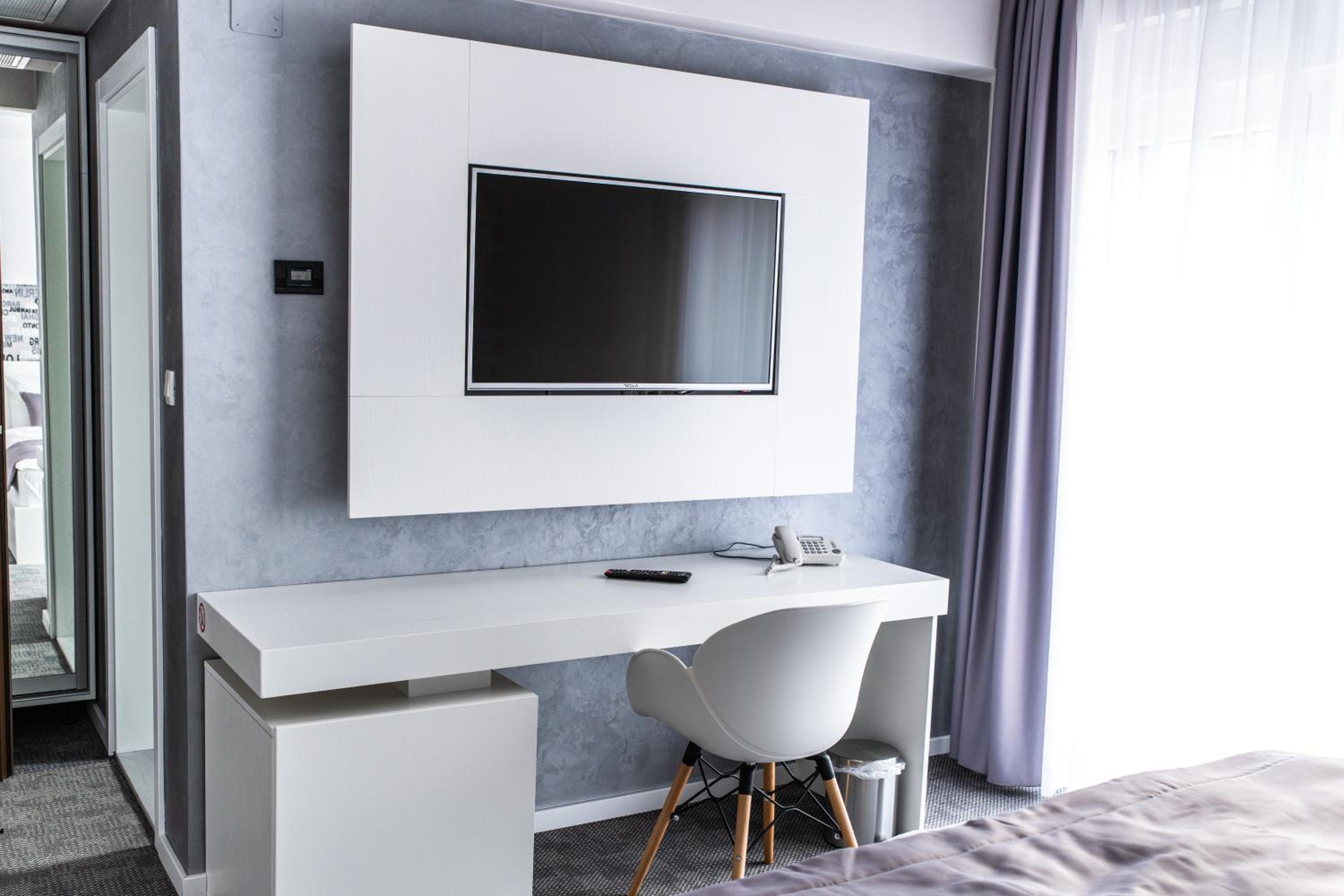 Deluxe Double or Twin Room photo 3