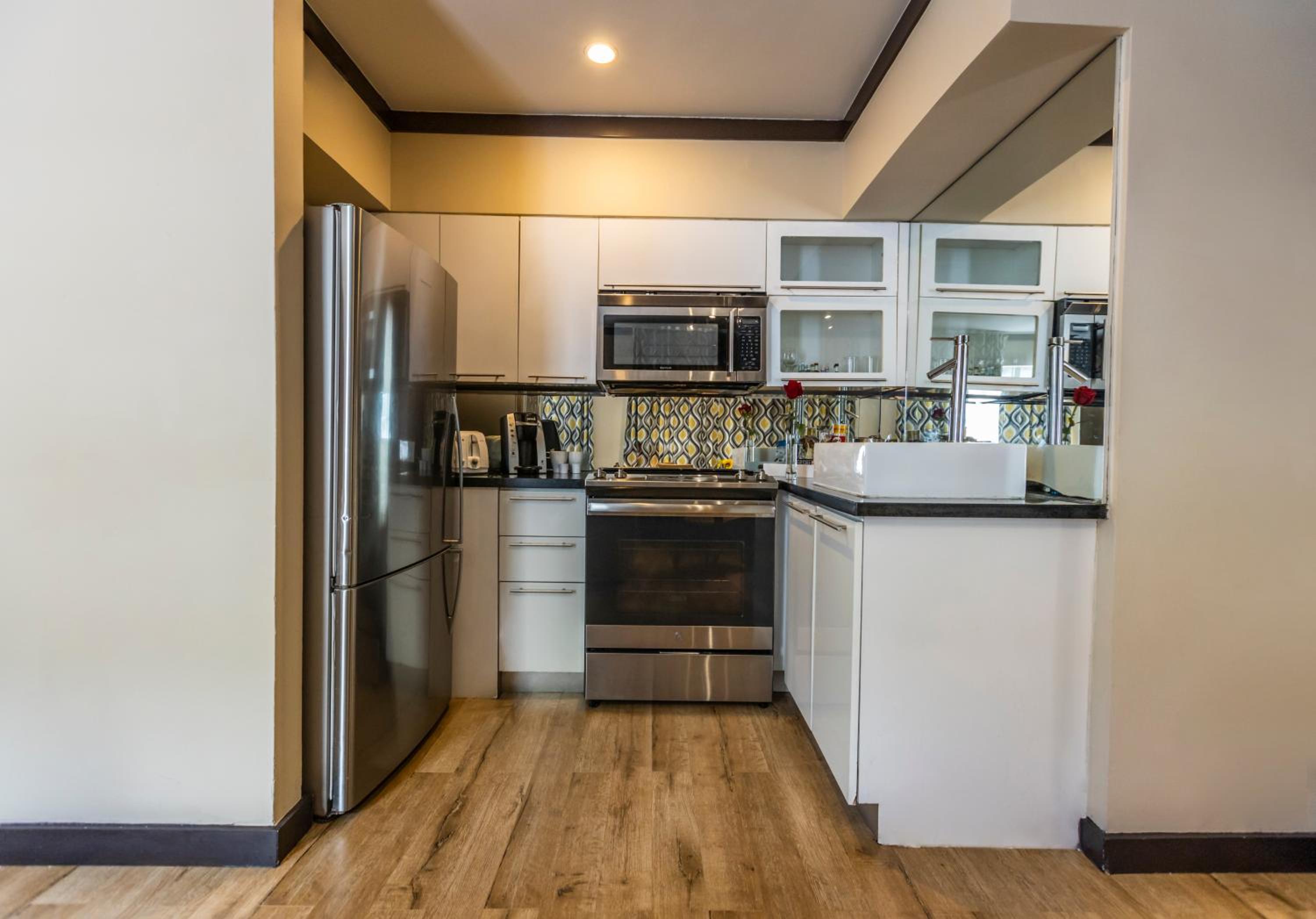 Deluxe Two Bedroom Suite - Photo 19