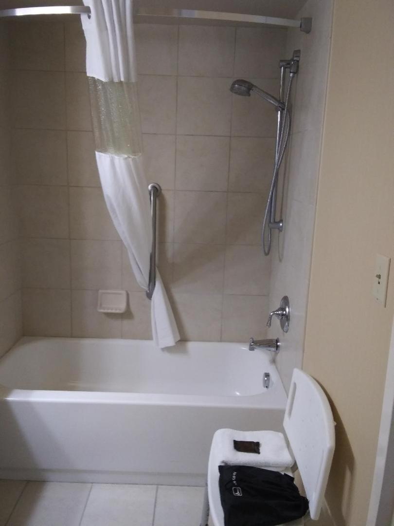 King Room - Disability Access/Non-Smoking - Photo 2